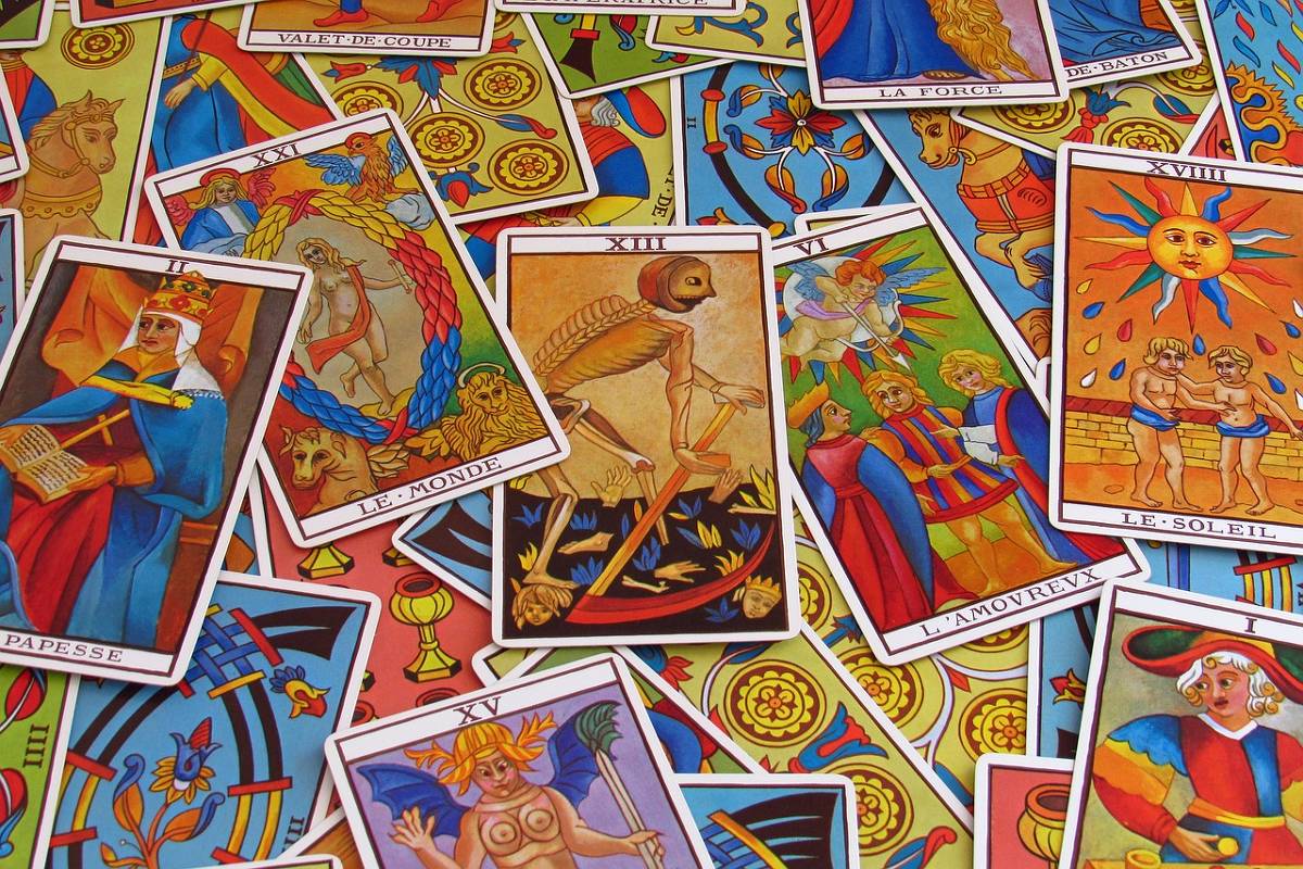 Entenda como as cartas temidas do tarô podem te ajudar a mudar a vida