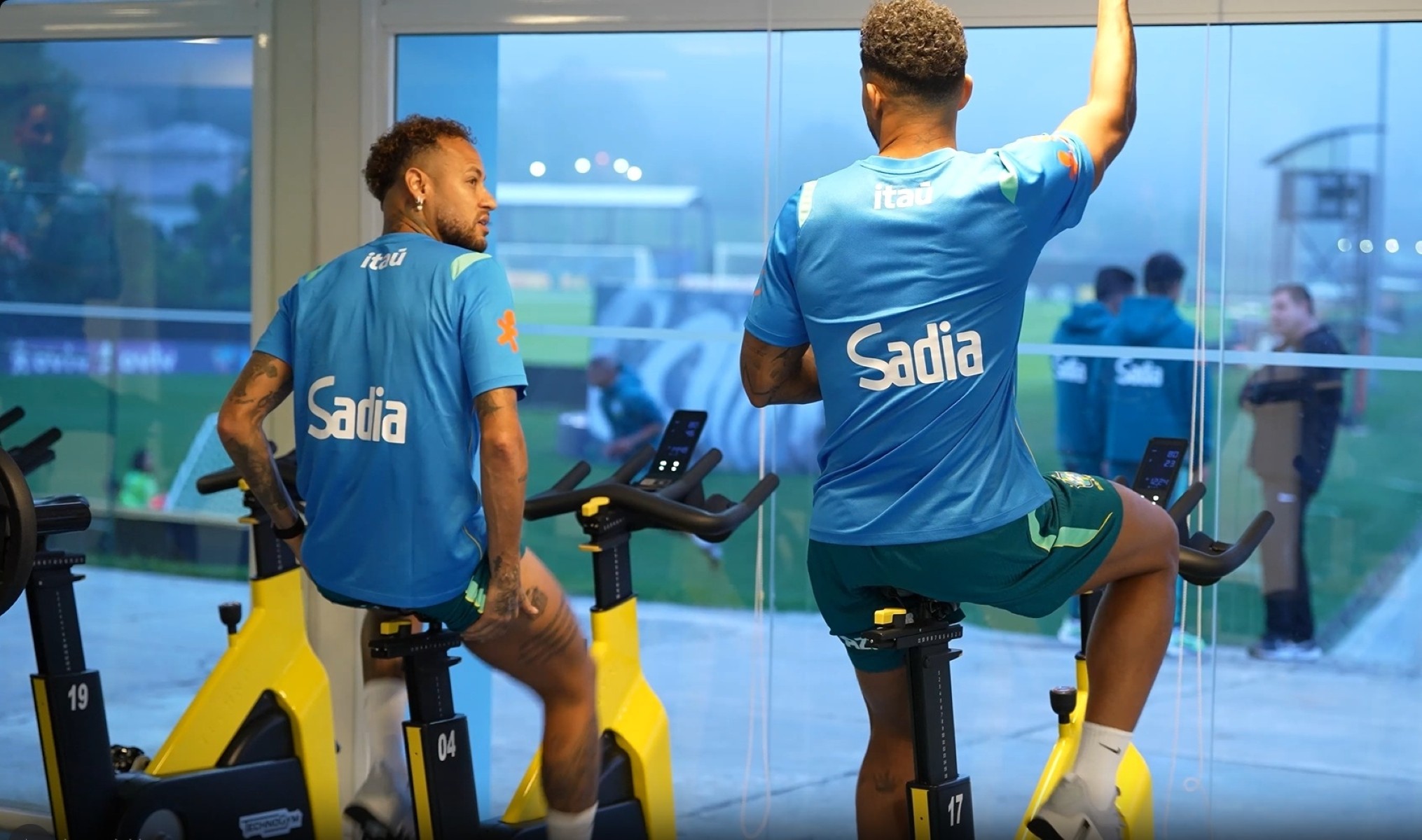 Neymar desfalca amistosos da Seleção e deve perder estreia da Copa
