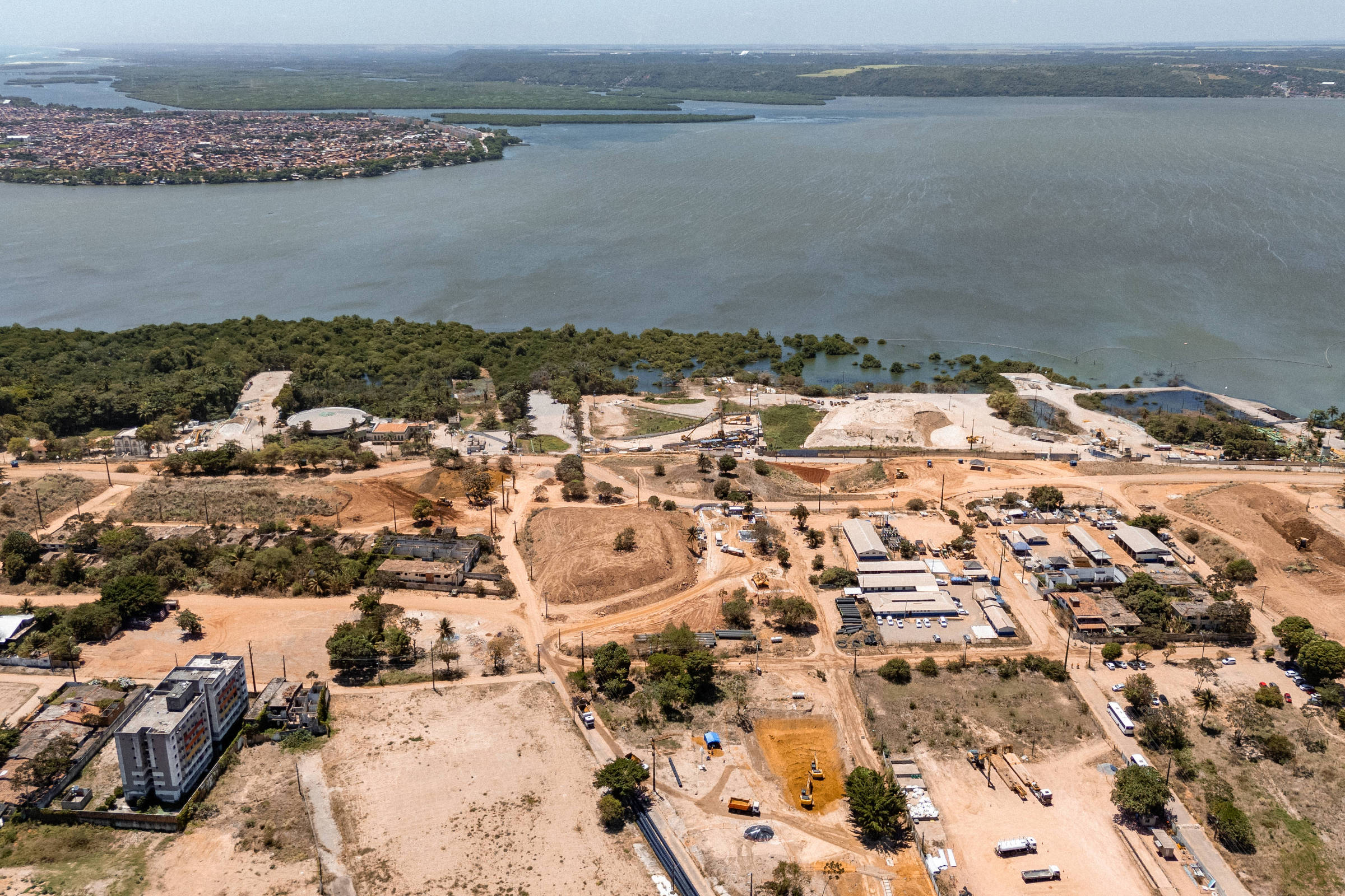 Livro 'Cidade Rachada' mapeia 40 anos de descaso com a mineração em Maceió