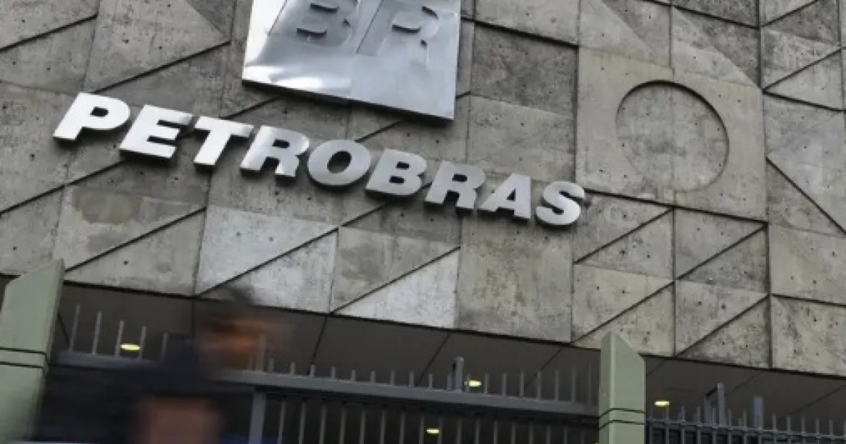 Petrobras anuncia aumento na gasolina vendida a distribuidoras