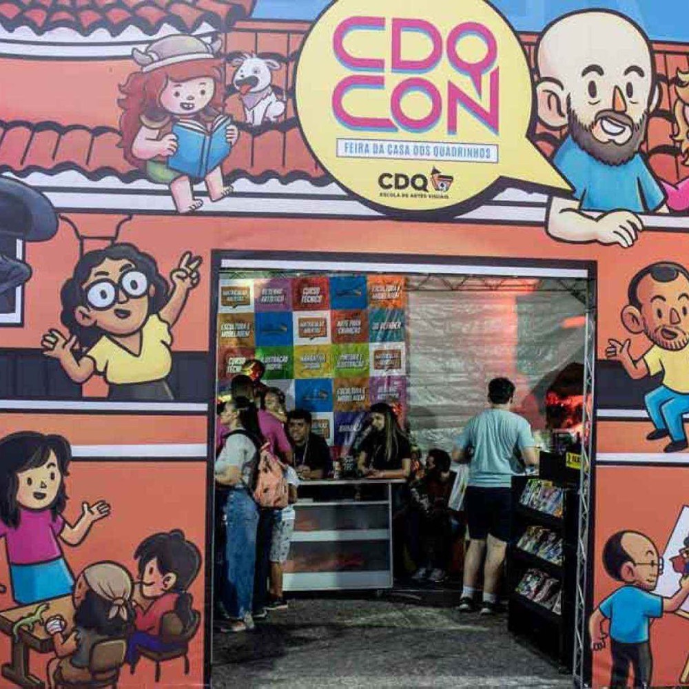 Feira de Quadrinhos cresce e se espalha pela Praça da Liberdade