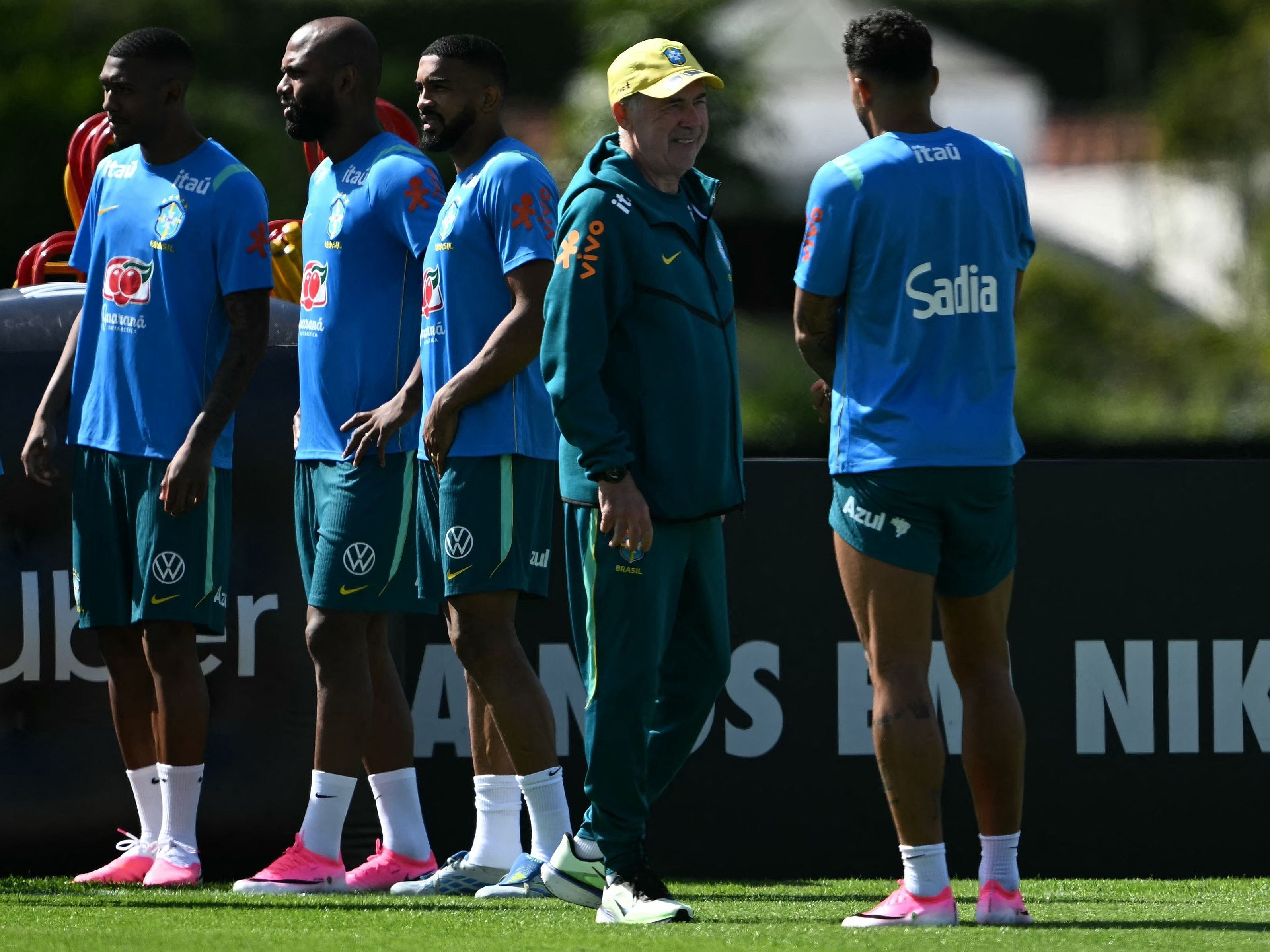 Em dois dias, Furacão Neymar já testa Ancelotti como gestor de crises