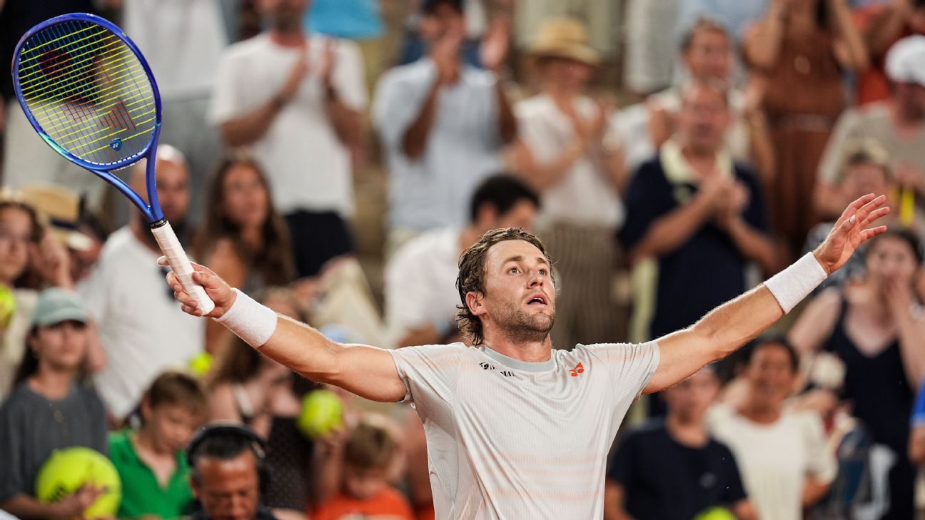 Próximo adversário de João Fonseca, Casper Ruud se rende ao brasileiro e projeta duelo em Roland Garros: 'Tarefa muito difícil'
