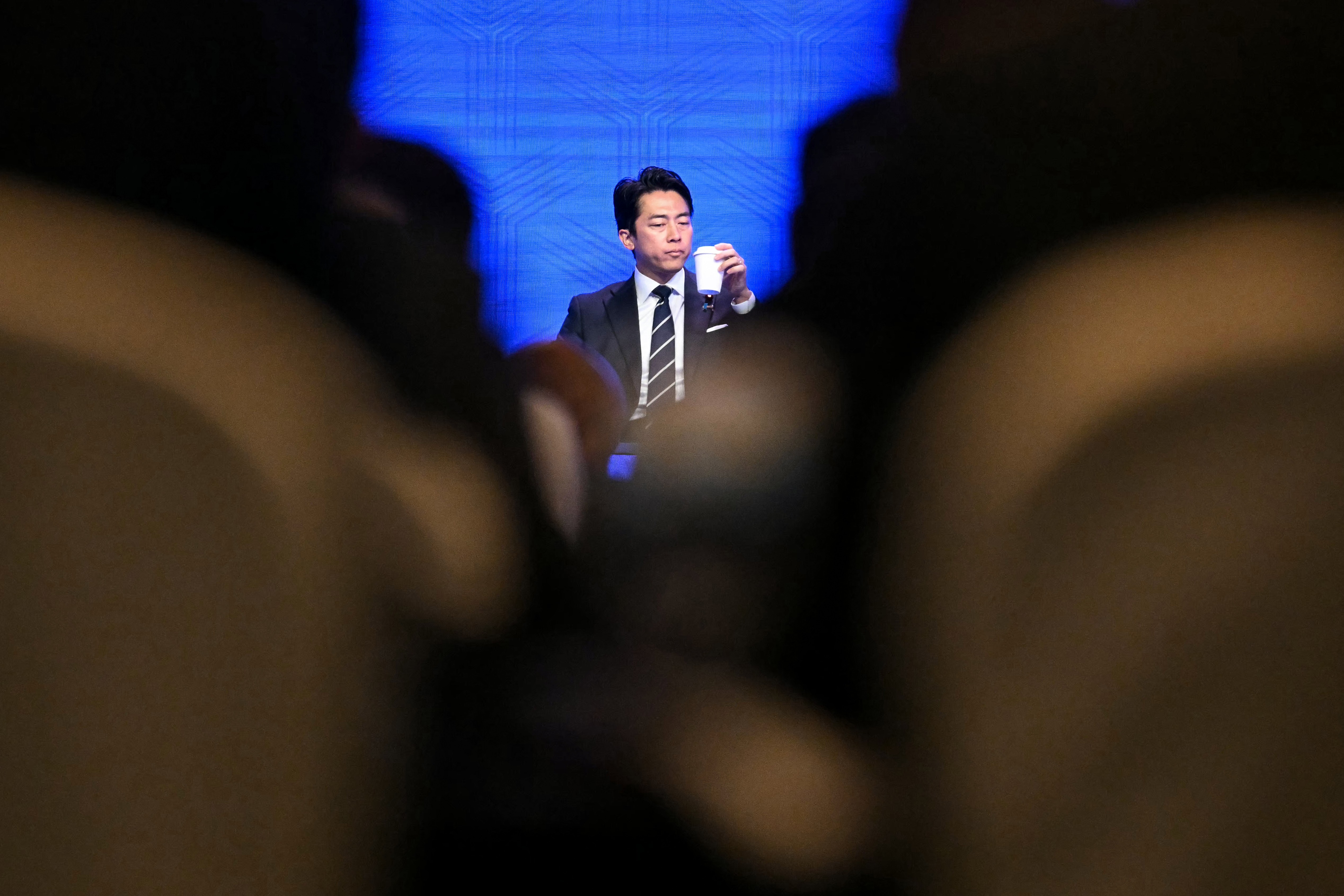 Ministro da Defesa japonês critica a China em fórum de segurança