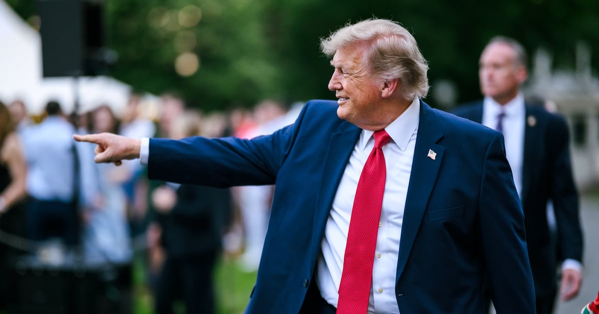 Donald Trump realiza teste cognitivo em idade avançada, afirmando ter 