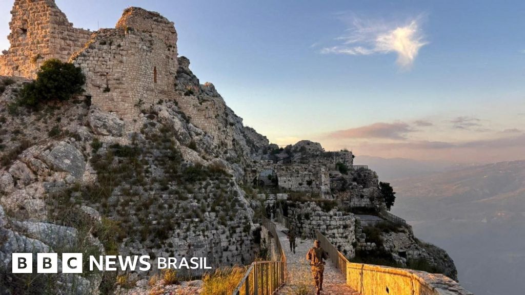 Israel toma castelo estratégico no Líbano equanto expande ofensiva terrestre
