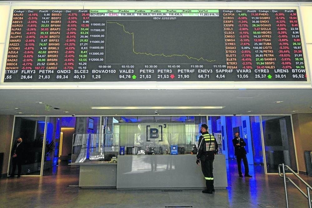 Ibovespa tem pior mês desde 2023