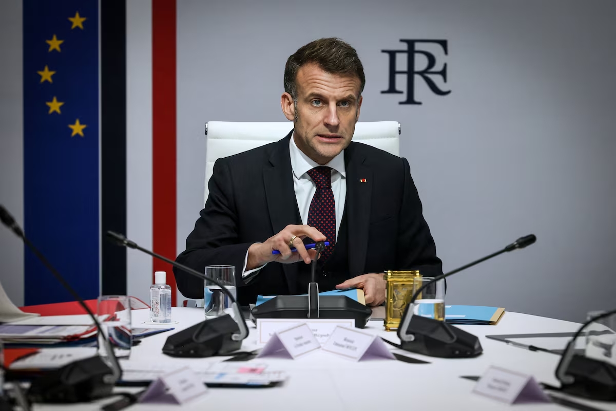 França detém petroleiro vindo da Rússia no Atlântico