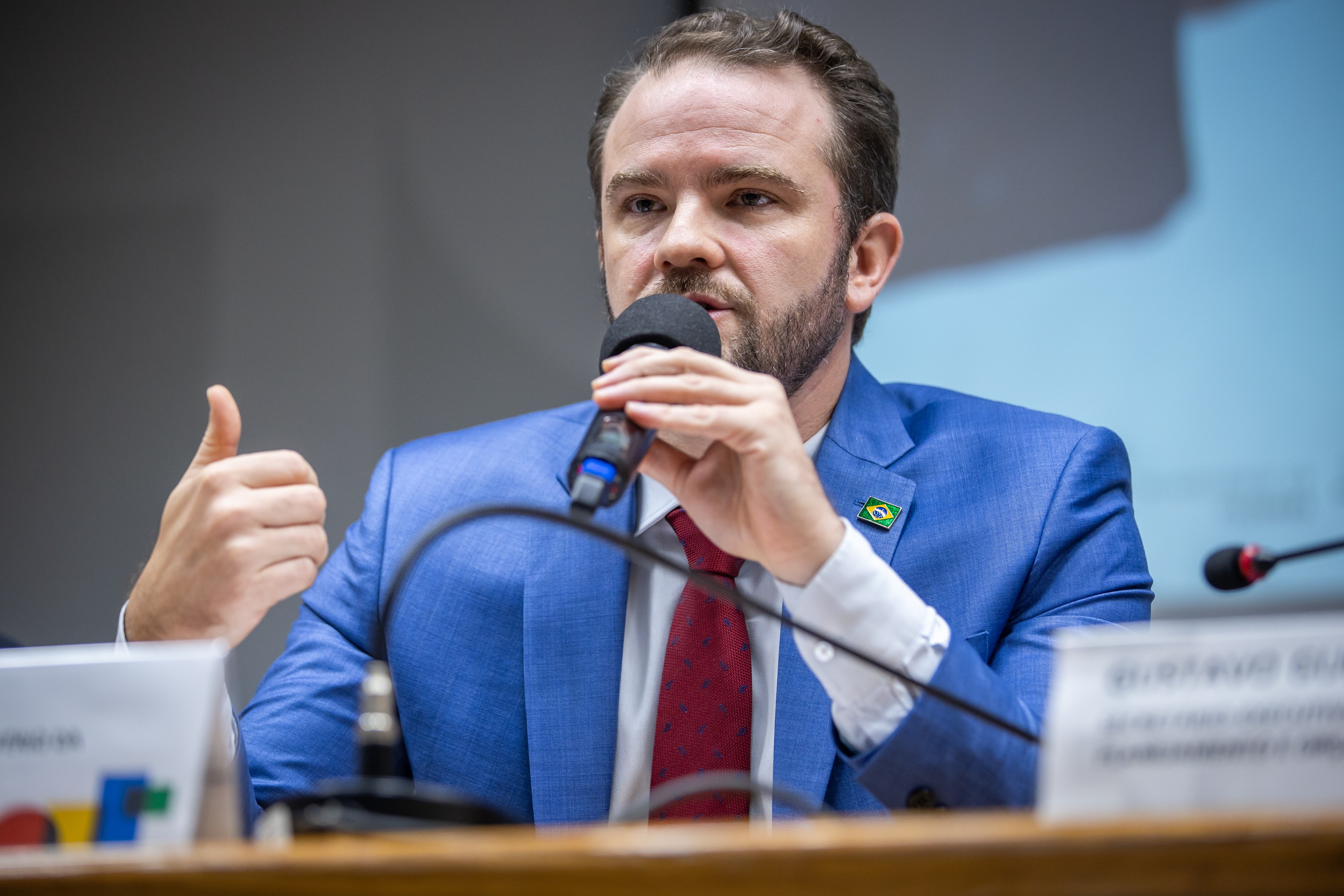 Durigan diz que discussão para o fim da declaração anual do Imposto de Renda está 'a todo vapor' no governo