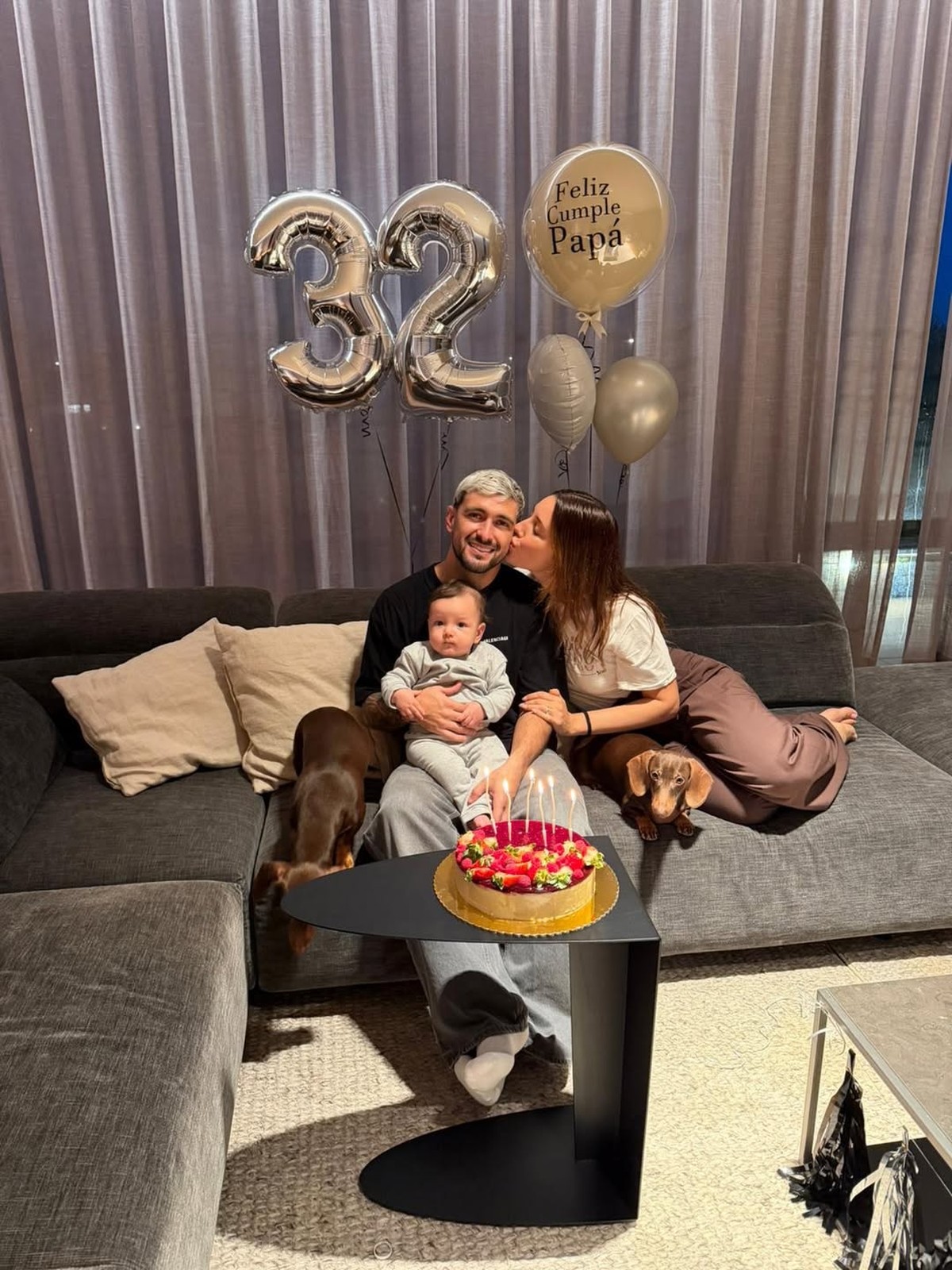 Convocado para a seleção do Uruguai, Arrascaeta comemora aniversário de 32 anos; fotos