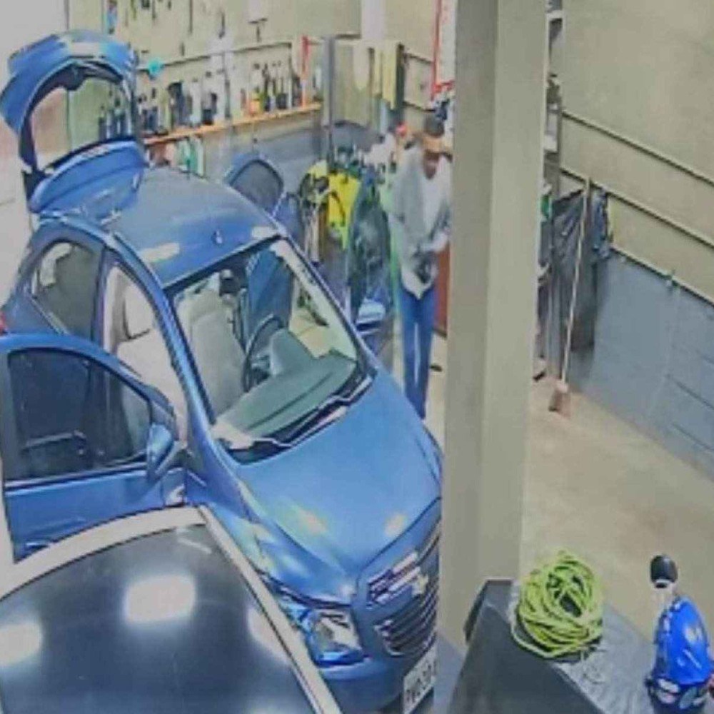 Mulher é perseguida por ex, se abriga em lava a jato e é morta a tiros