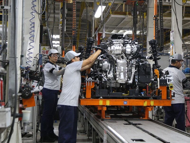 Produção industrial brasileira avança 0,7% em abril, afirma IBGE