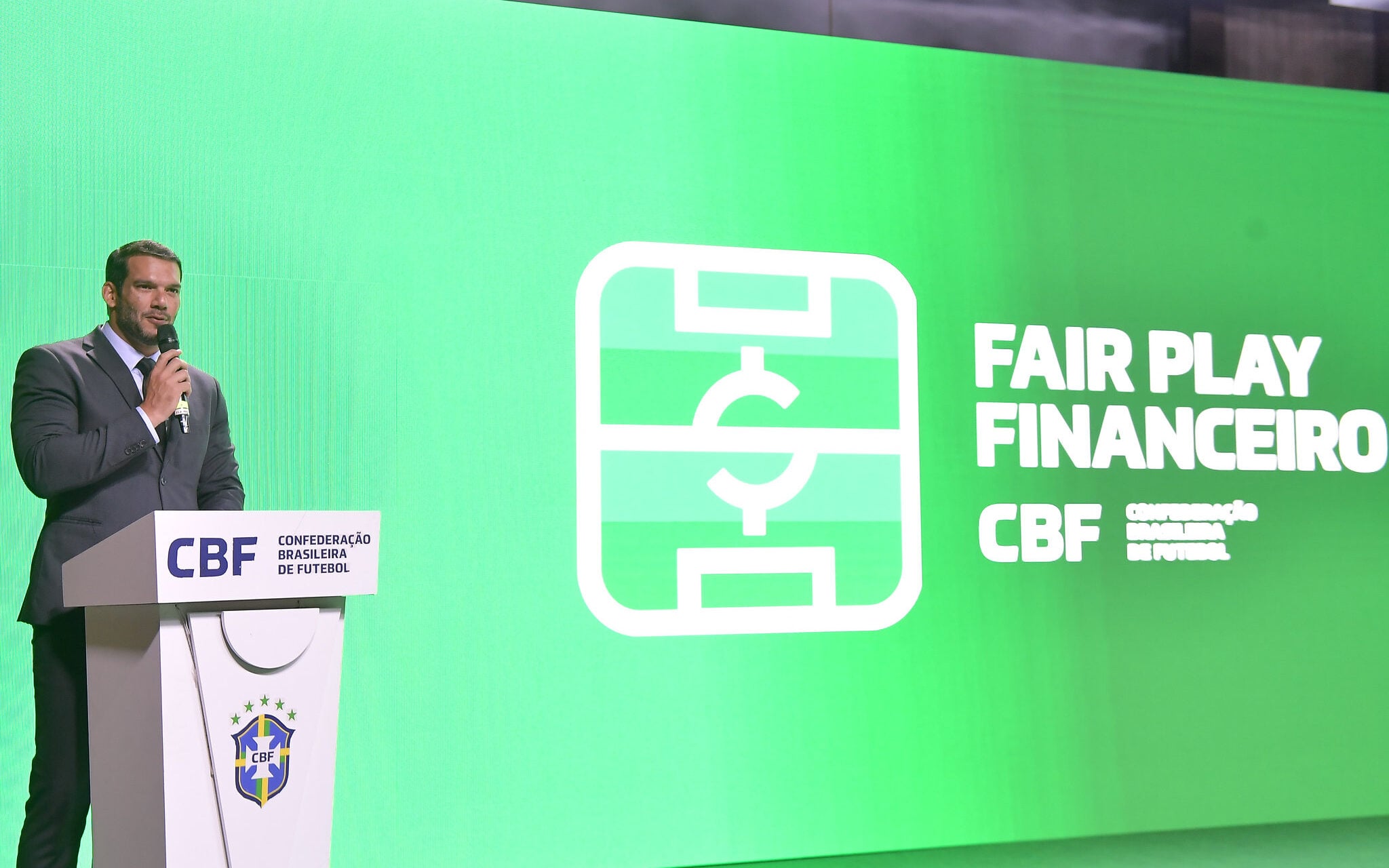 Com dívida de R$ 17,3 bilhões na Série A, clubes reforçam busca por equilíbrio financeiro