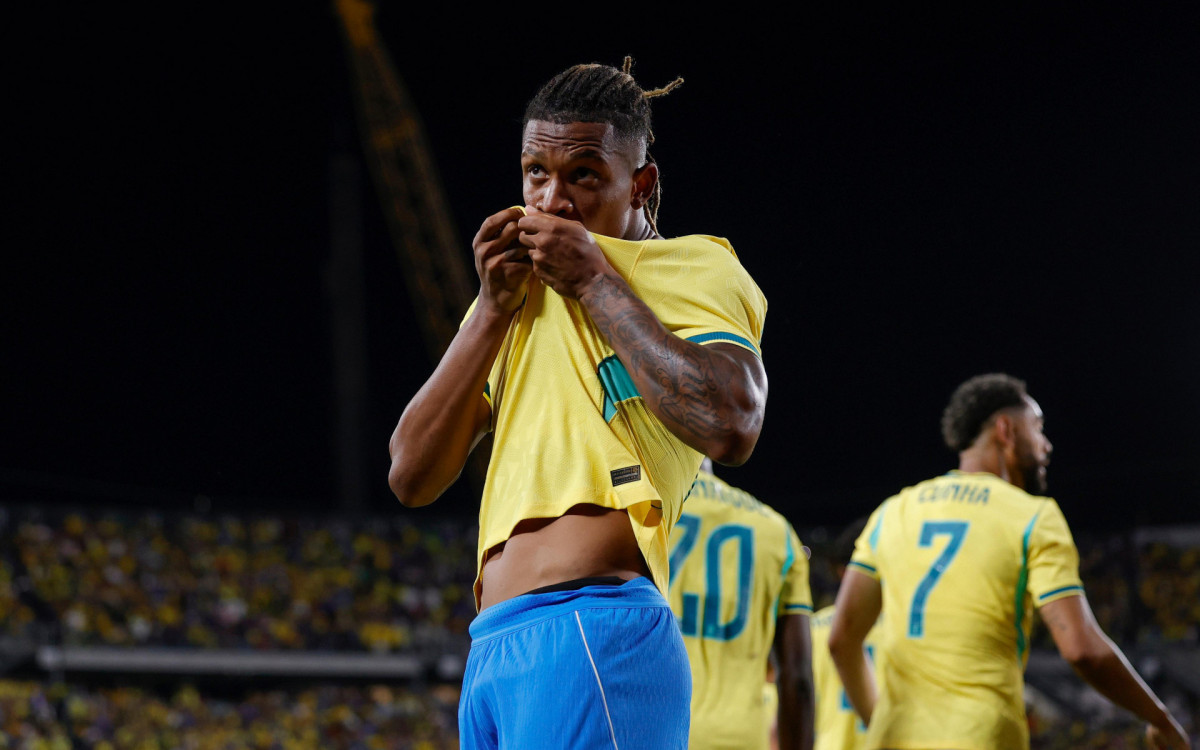 Herói do penta, Kleberson vê semelhanças com trajetória de Danilo na Seleção
