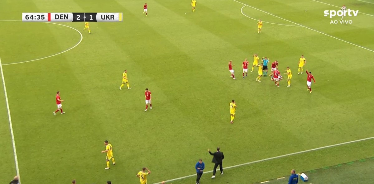 Eriksen passa mal em campo de novo, e amistoso entre Dinamarca e Ucrânia é encerrado