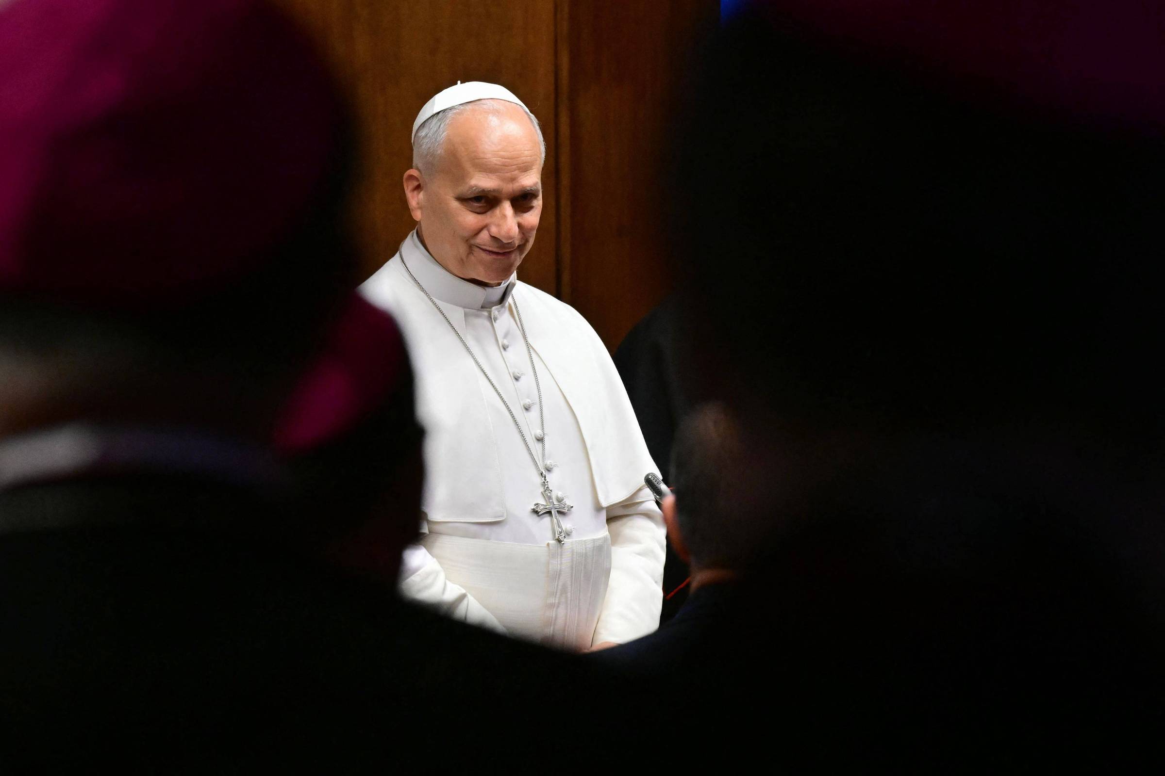 Abusos sexuais representam praga para a Igreja, diz papa