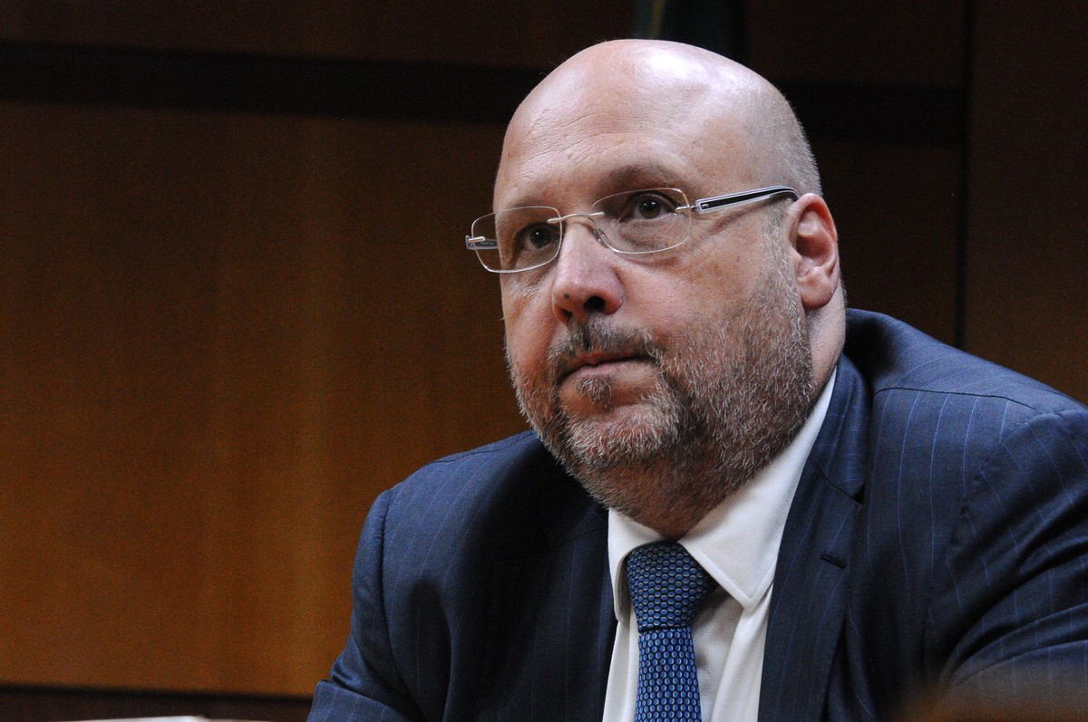 Otto Lobo assume presidência da CVM e demite sete superintendentes