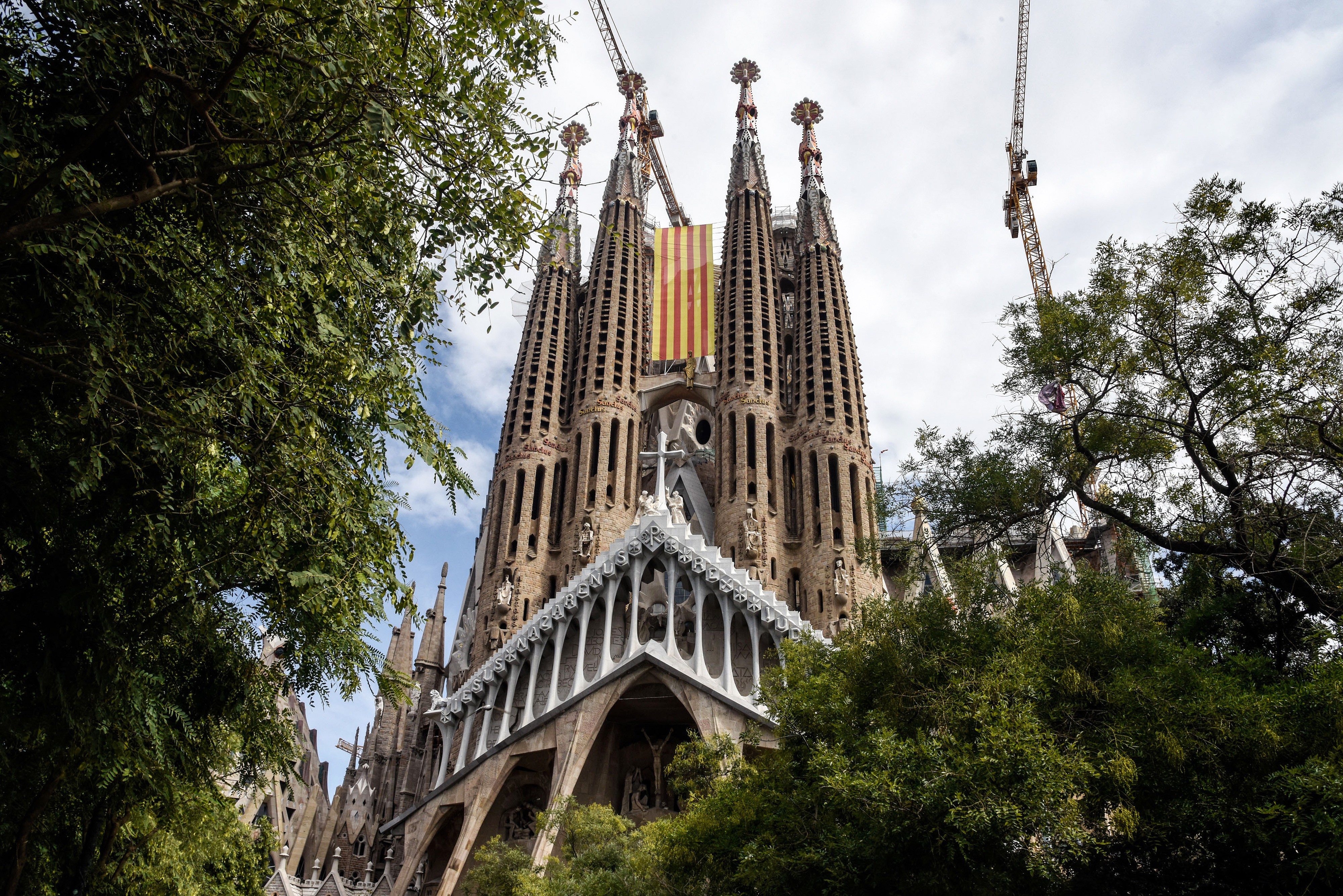 Quando vai terminar a construção da Sagrada Família, onde Papa faz missa hoje?
