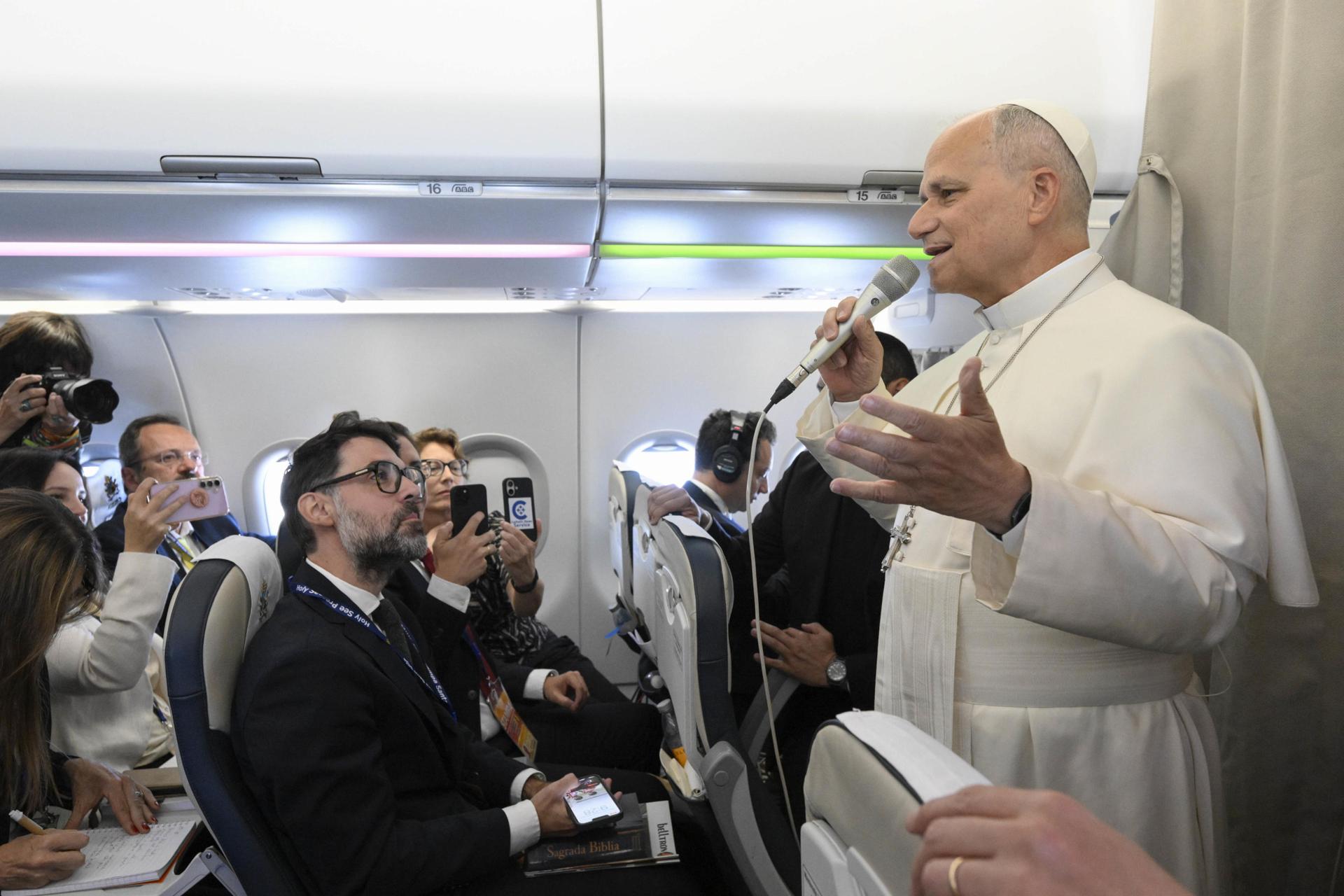 Pilota de avião que levou o Papa revela conversa emocionante