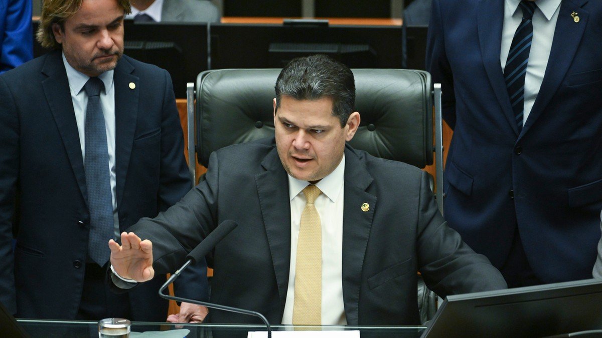 Proposta de delação de Vorcaro tem acusação de propina de US$ 30 milhões a Alcolumbre, diz revista