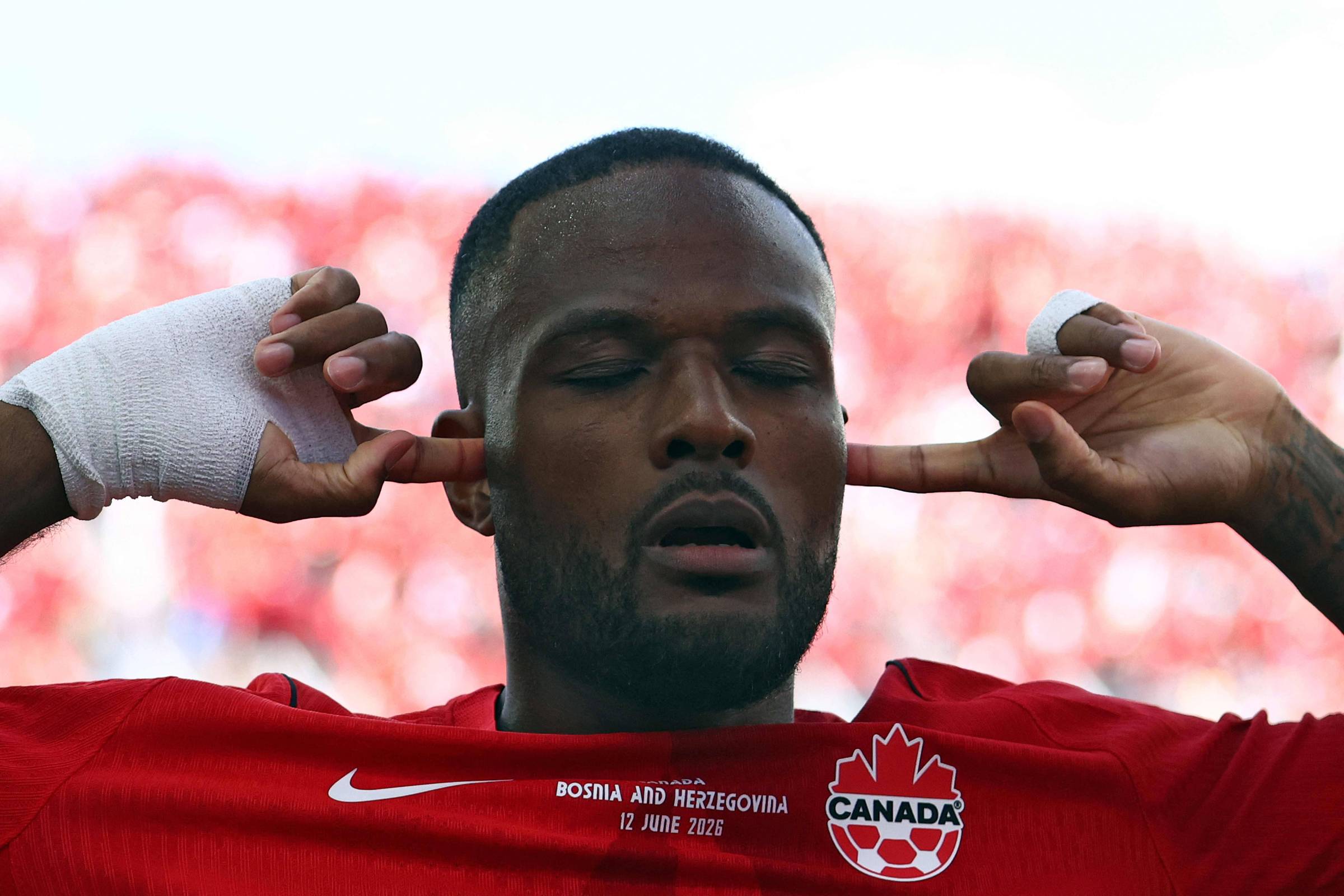 Resumo do dia: EUA goleiam Paraguai, e Canadá arranca empate da Bósnia na Copa