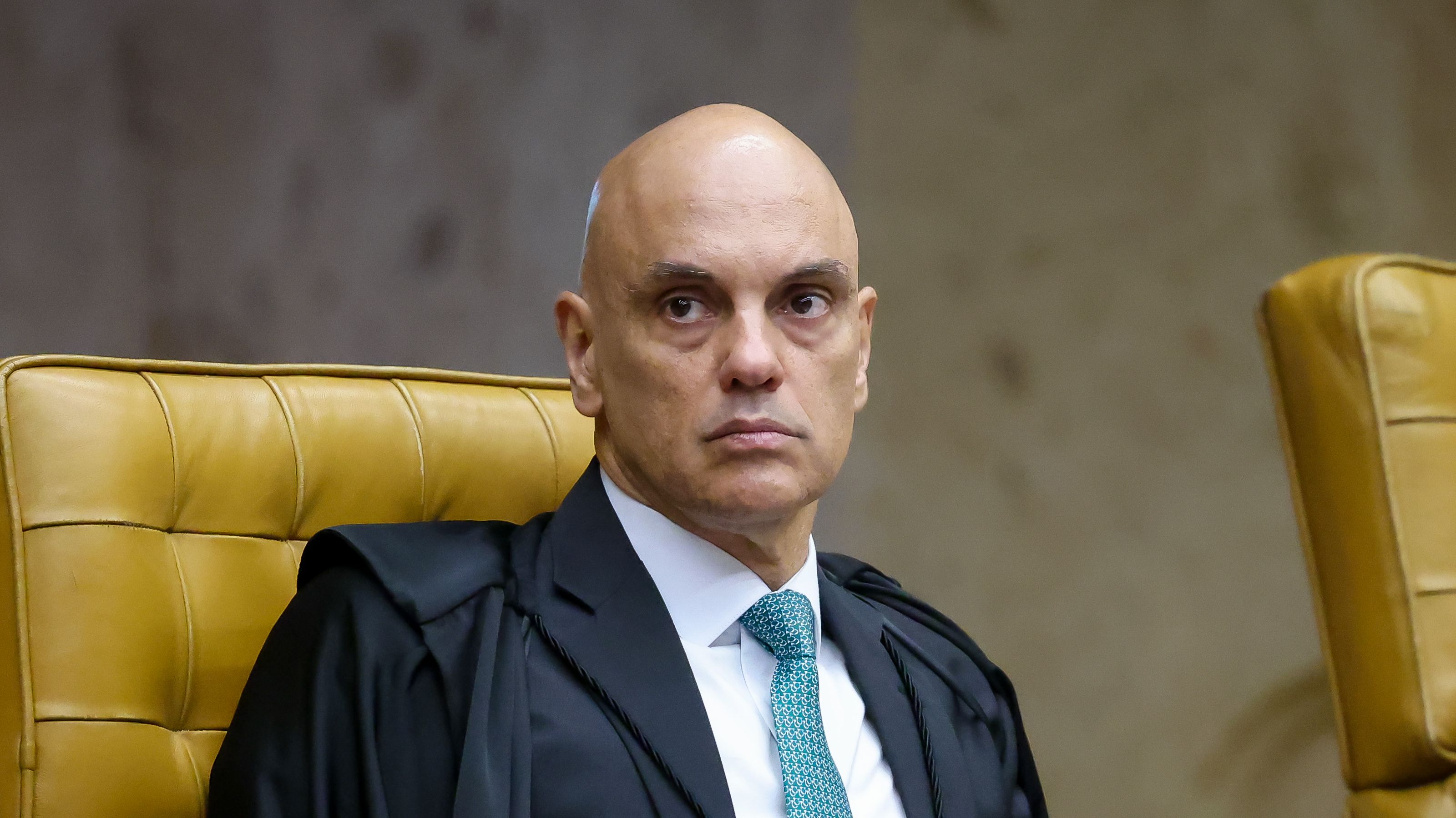 Ao livrar Carla Zambelli, Justiça italiana afirma: Alexandre de Moraes não é juiz