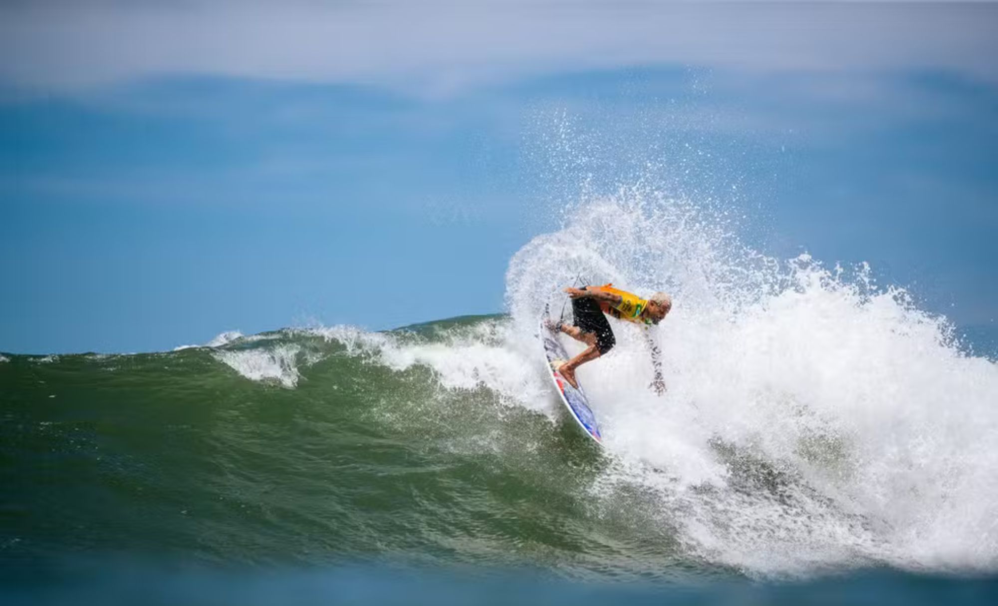 Italo bate campeão olímpico e encara Medina na semi em El Salvador