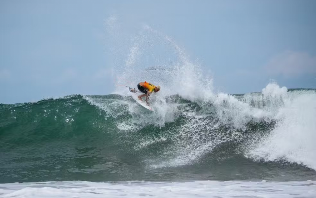 Medina e Italo Ferreira avançam às semifinais da etapa de Punta Roca na WSL