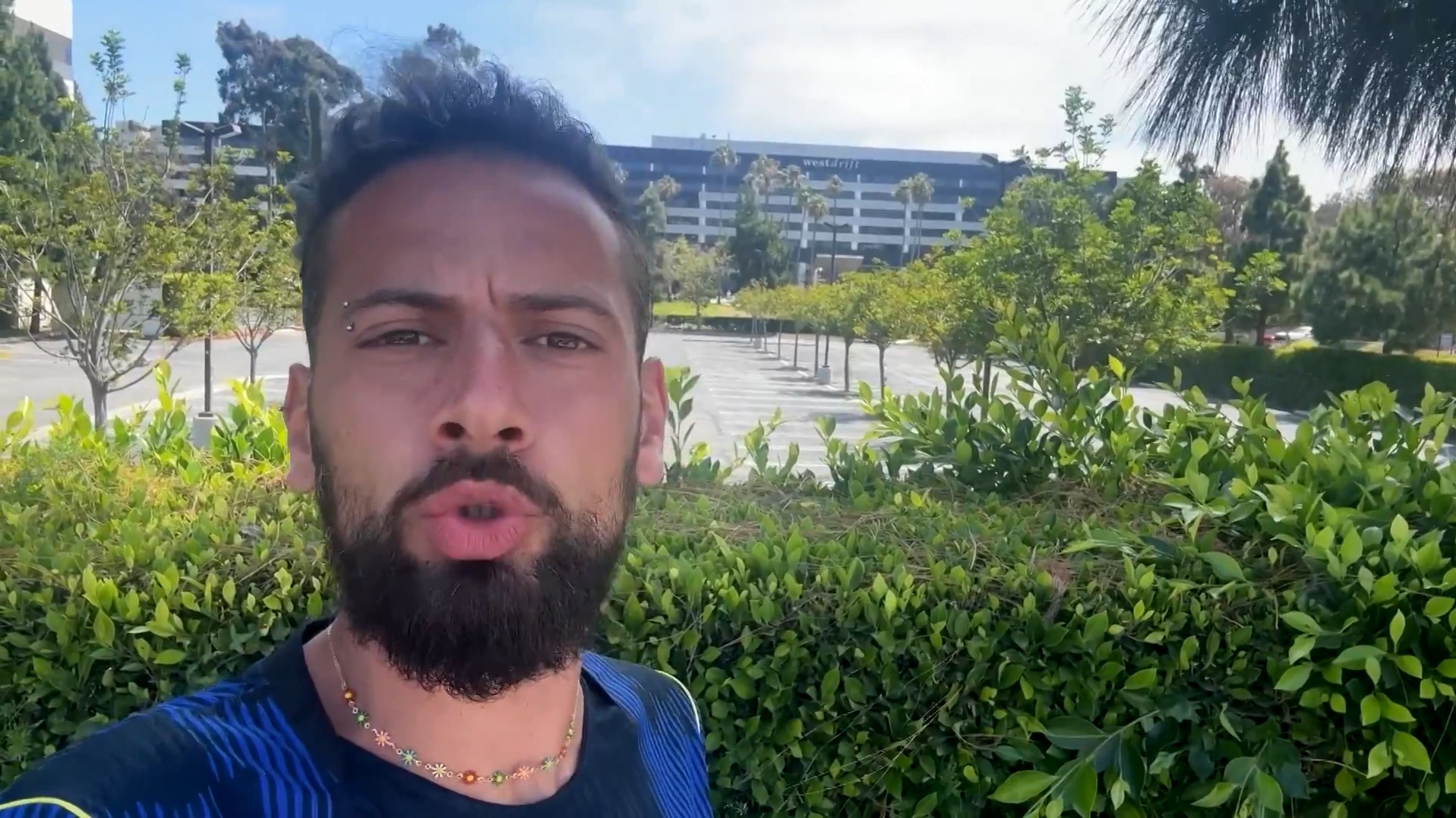 Cartolouco: ex-namoradas denunciam agressão e influenciador vira réu