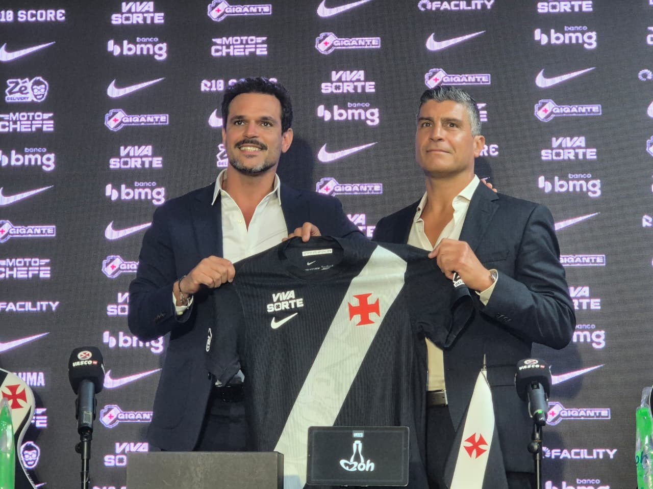 Novo técnico do Vasco, Pedro Emanuel fala sobre priorizar o Brasileirão, mas garante ambição: 'Isso é a essência do Vasco'