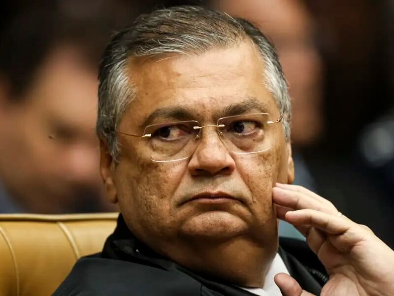 Após bloqueios a Valdemar e Cunha, Dino diz que só congressistas podem indicar emendas