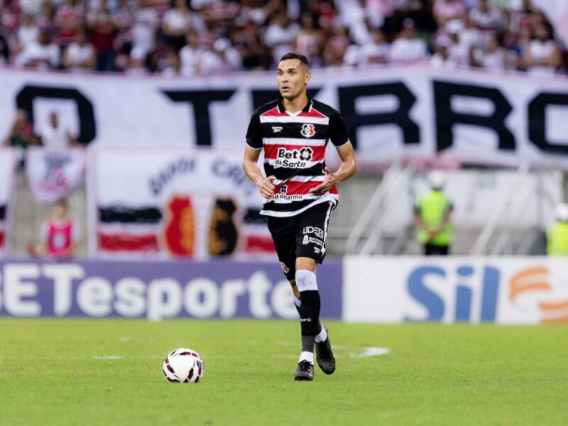 Santa Cruz: Matheus Vinícius comenta briga por posição na defesa