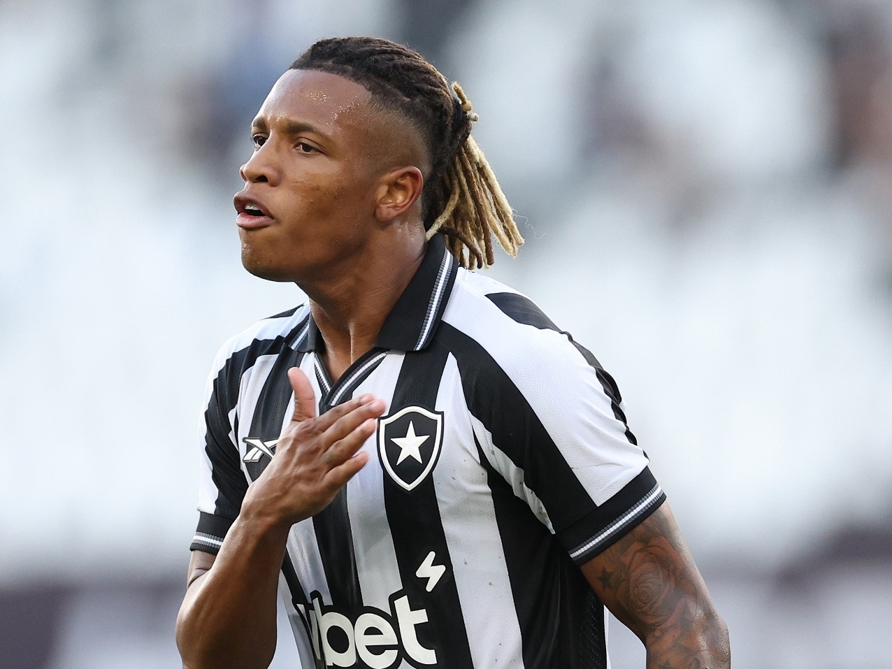 Palmeiras vai apresentar nova oferta por Danilo após venda de zagueiro