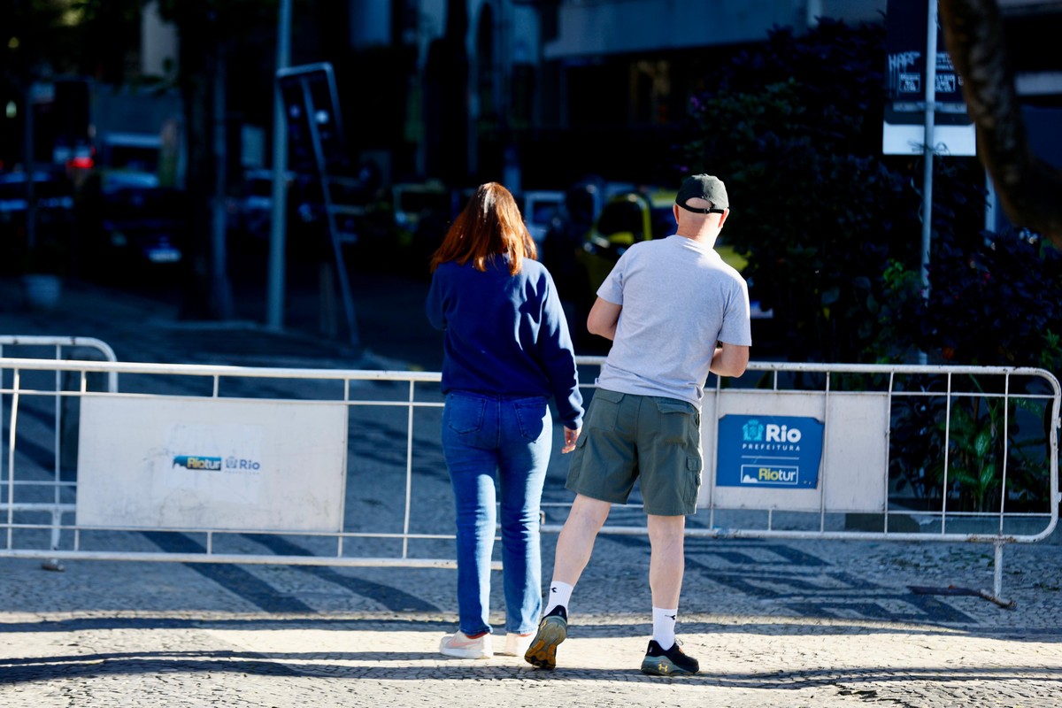 Acessos à orla da Zona Sul amanhecem com grades no primeiro dia do Tolerância Zero