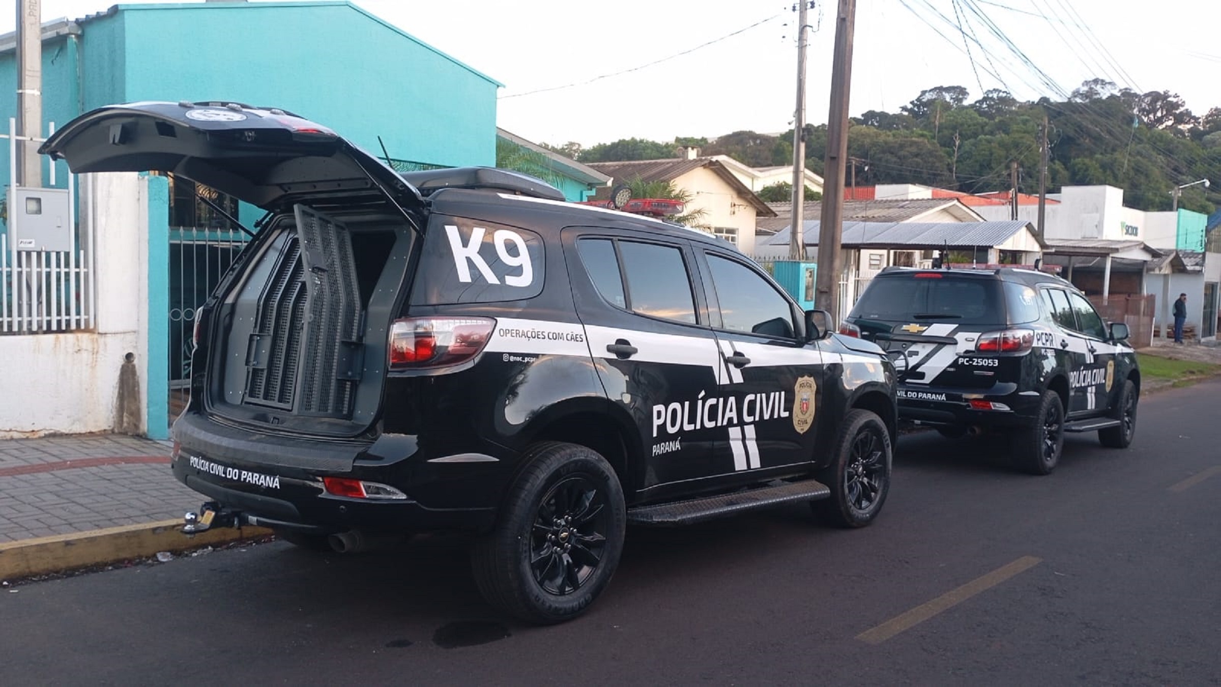 Professora é suspeita de gravar vídeos de crianças nuas dentro de escola no PR