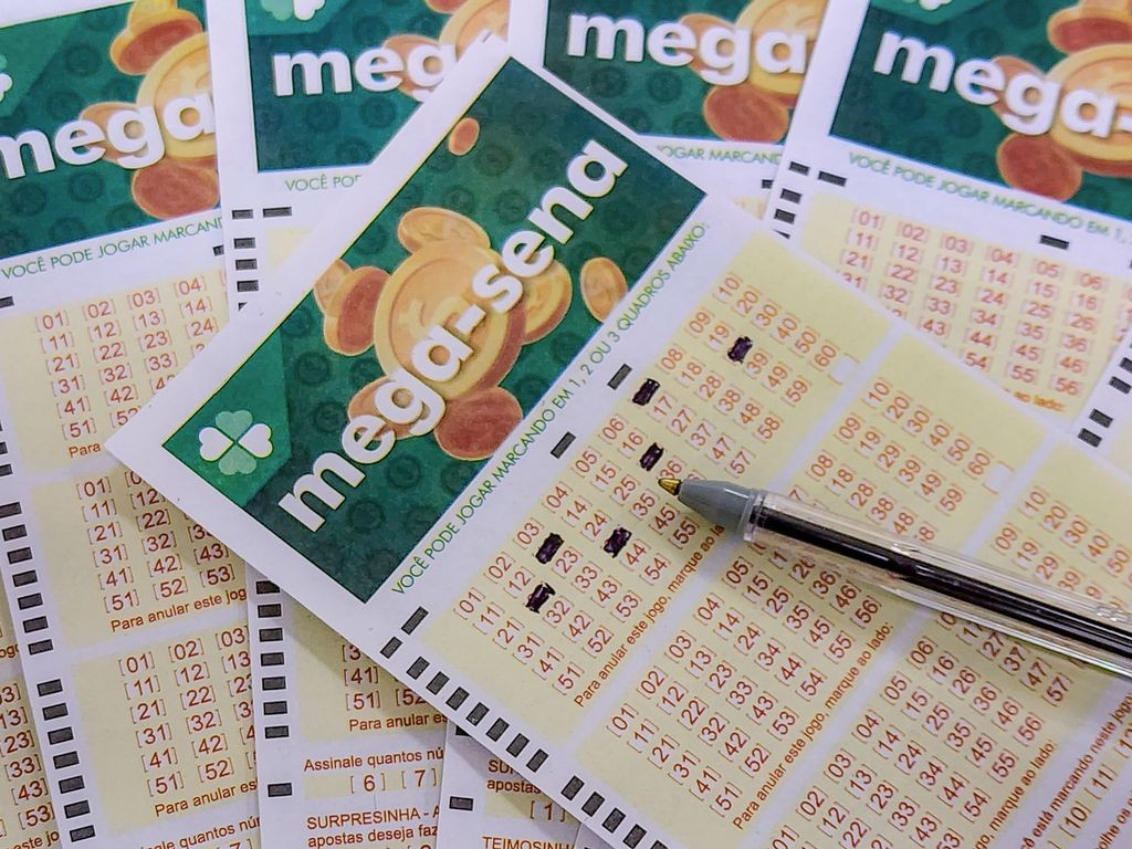 Mega-Sena 3032 sorteia prêmio estimado em R$ 30 milhões hoje; veja como apostar e fazer bolão