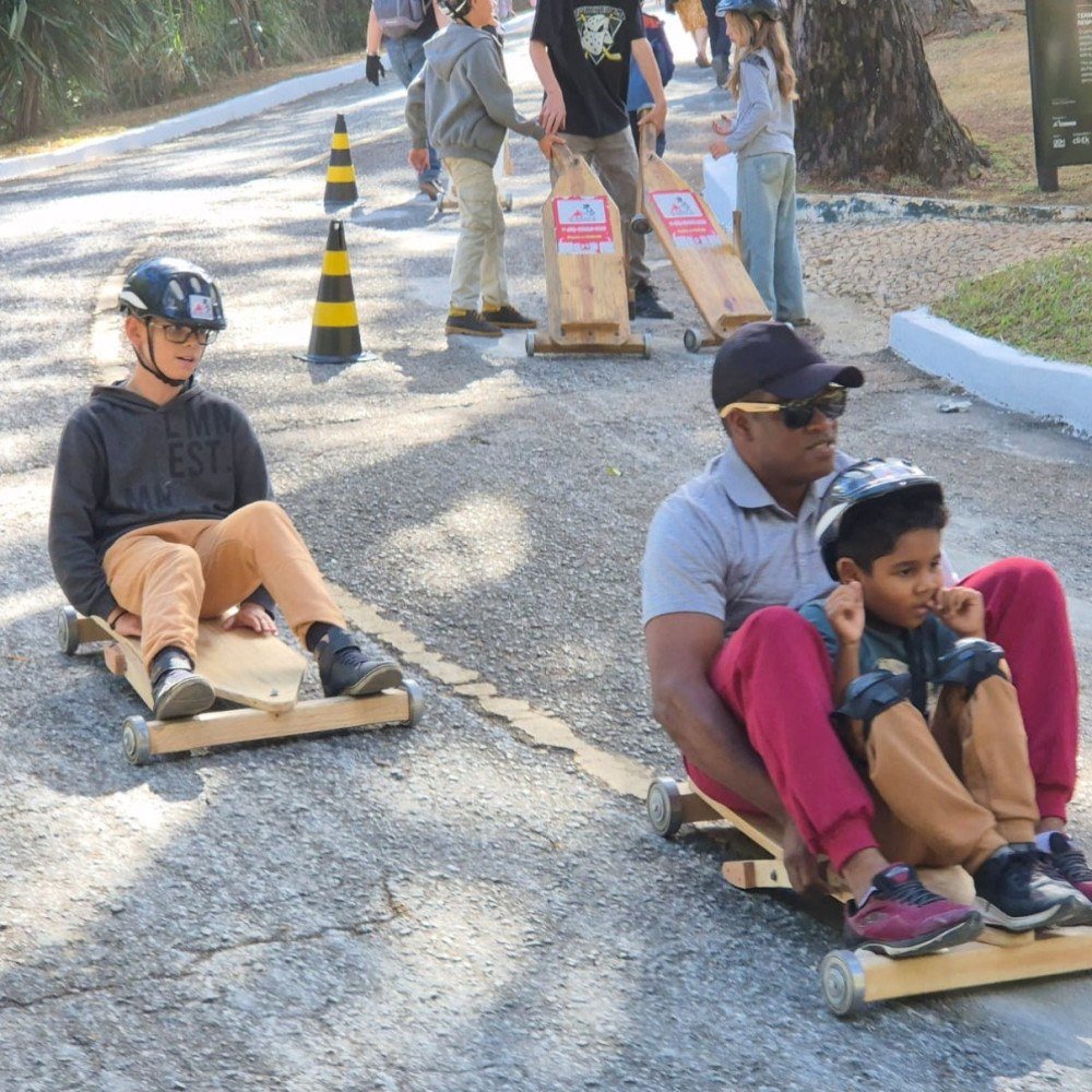 Carrinhos de rolimã reúnem gerações no Parque do Palácio