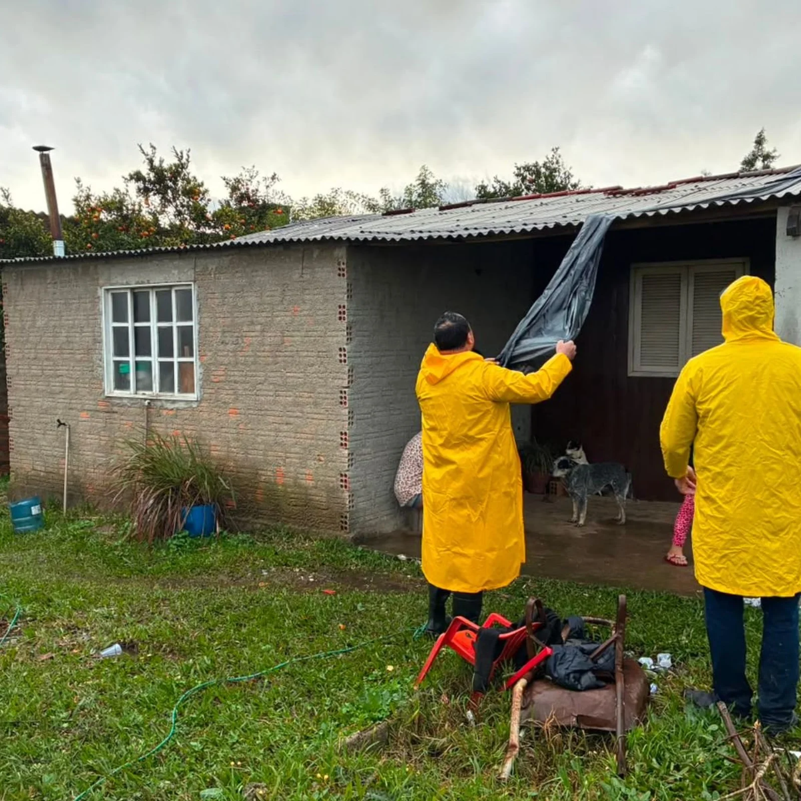 Chuva e ventania provocam danos em 41 cidades do Estado, diz Defesa Civil