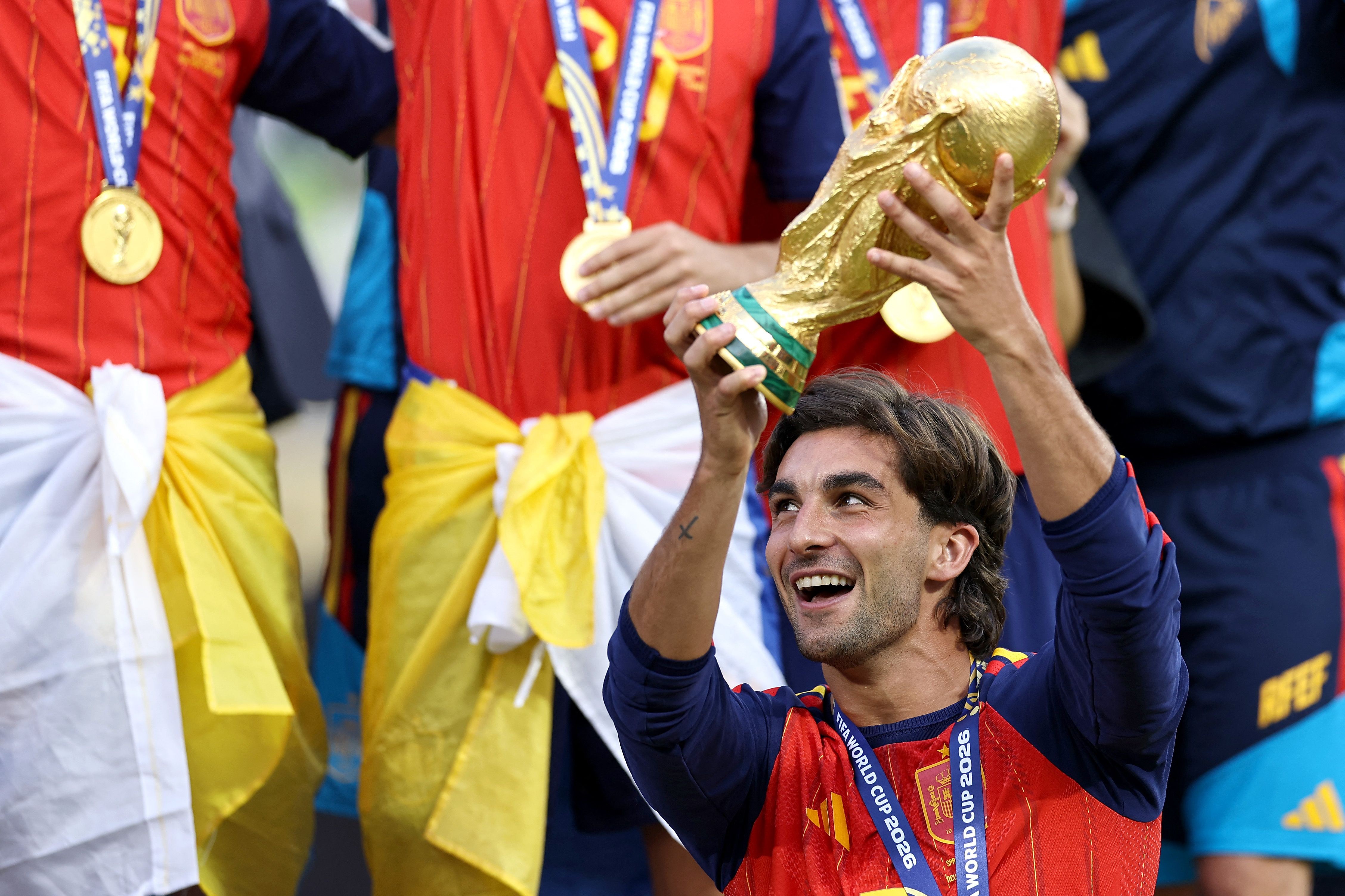 Ferran Torres se recusa a afundar e vira herói nacional após título mundial da Espanha
