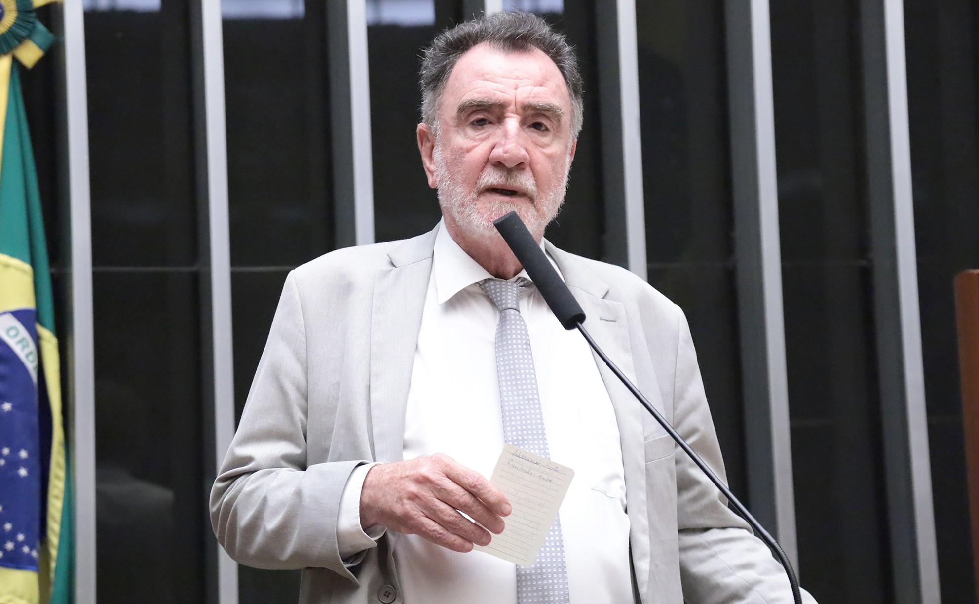 Patrus Ananias confirma pré-candidatura ao governo de Minas pelo PT