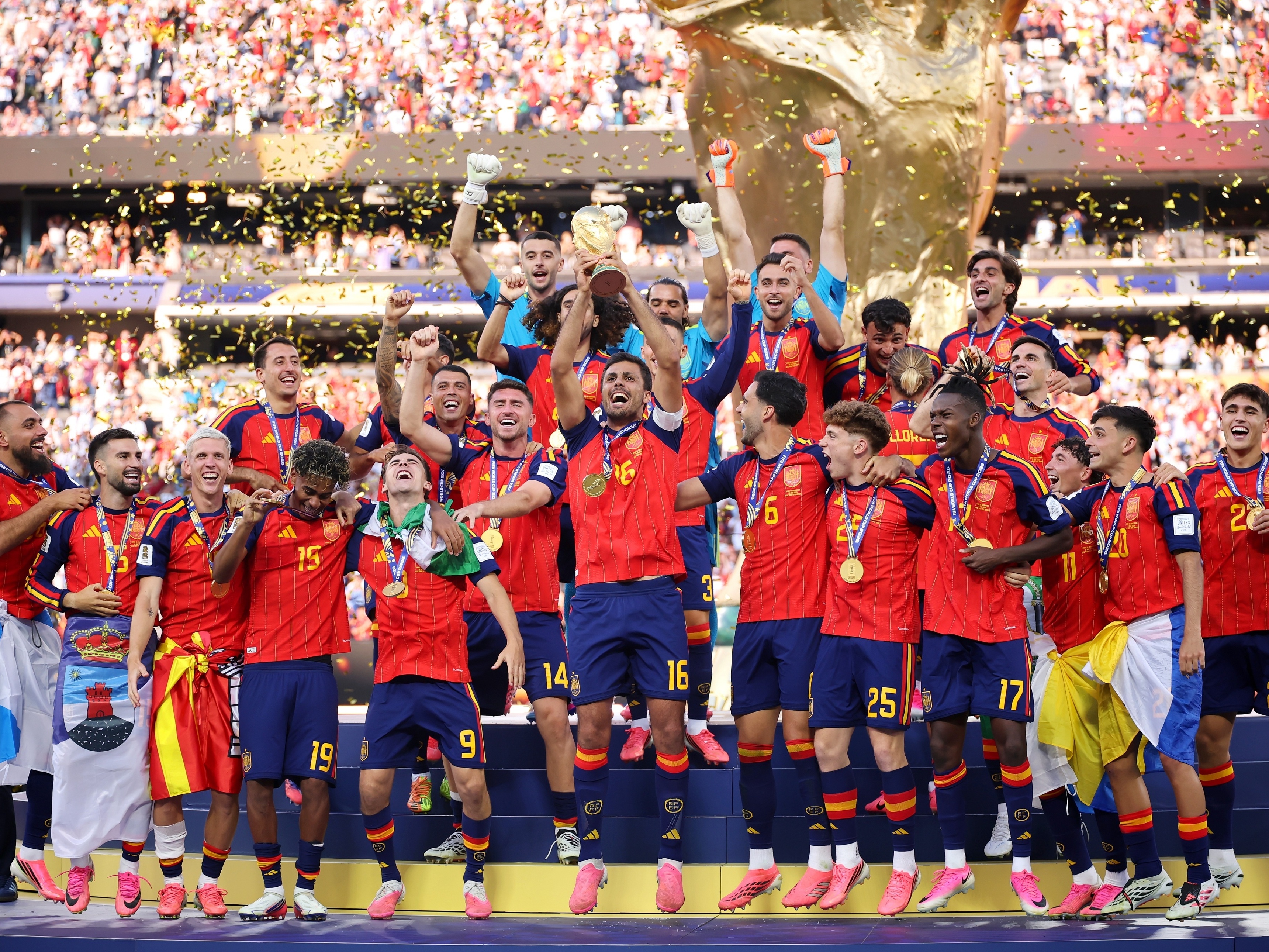 Espanha volta ao topo do ranking da Fifa após título da Copa; Brasil sobe uma posição