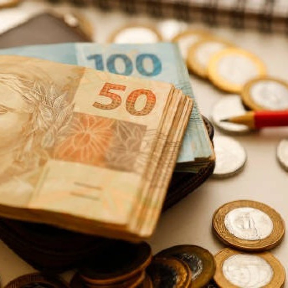 Milhões de brasileiros ainda têm dinheiro esquecido; saiba como verificar