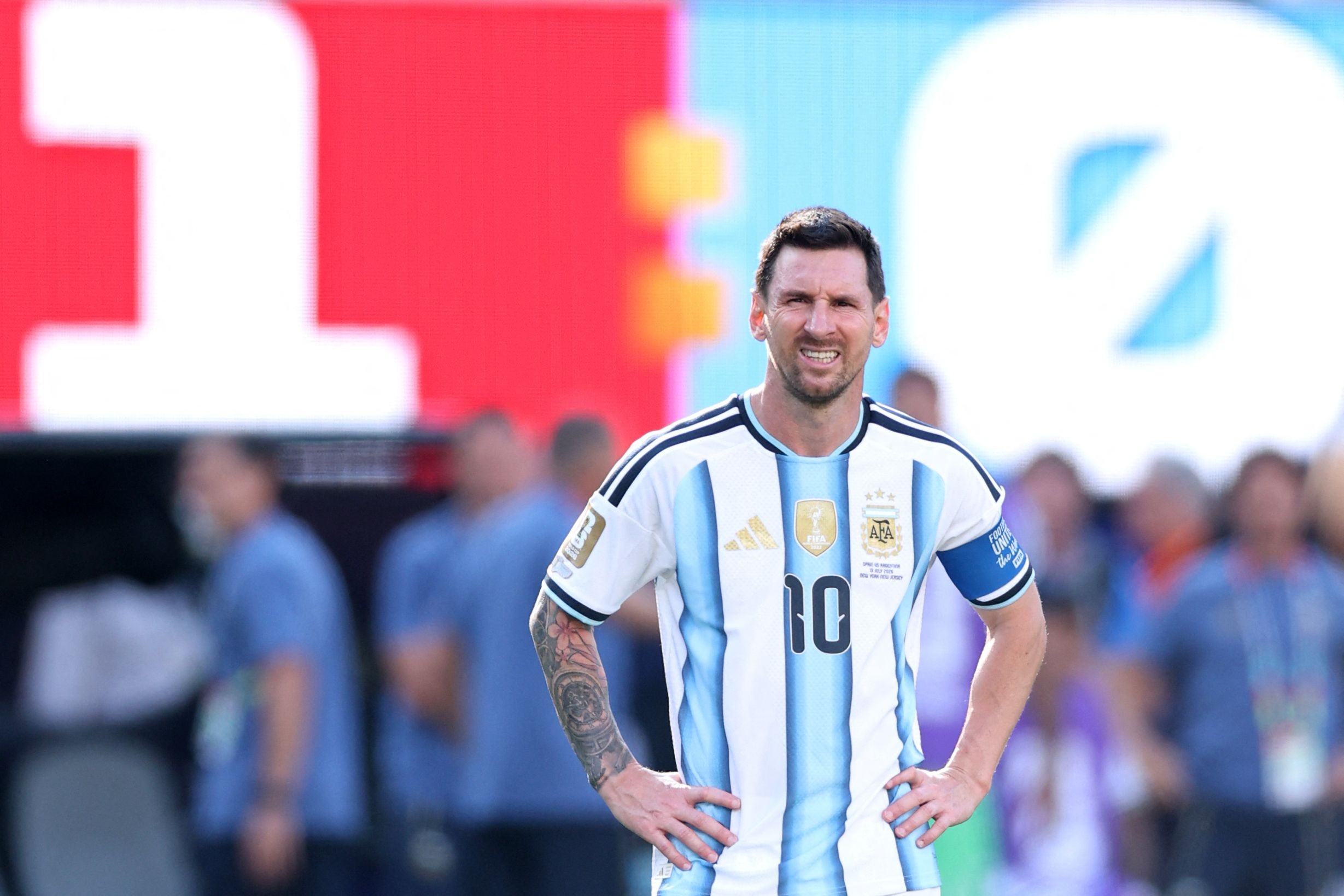 Após derrota na final da Copa, Messi retorna à Argentina para passar alguns dias com a família