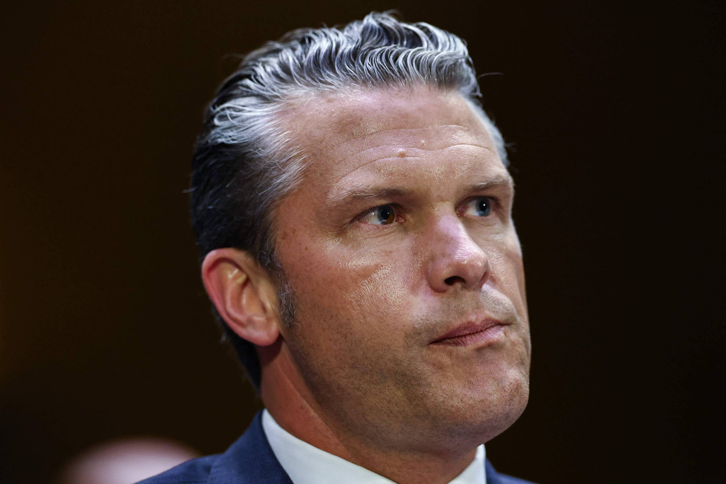 Hegseth diz que guerra no Irã já custou quase R$ 200 bi aos EUA e pede mais dinheiro