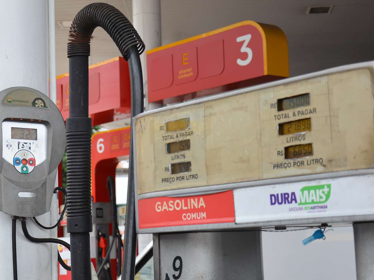 MPF aciona a Justiça para suspender aumento de etanol na gasolina aprovado pela União e pede pagamento de R$ 500 mi por danos morais