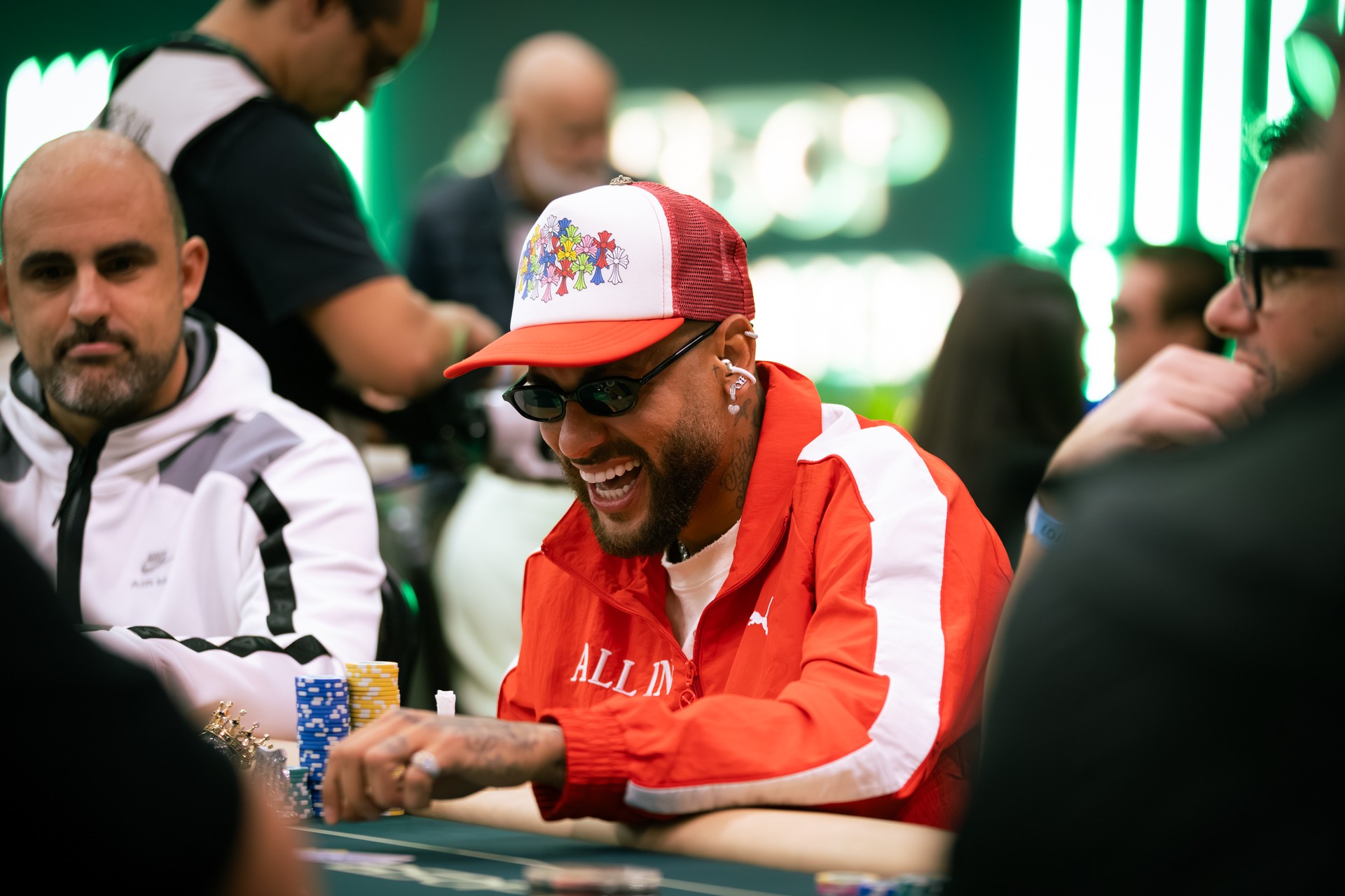 Neymar participa de torneio de pôquer pelo 2o dia consecutivo