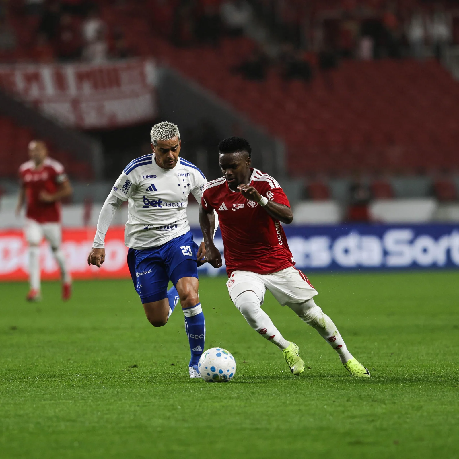 Equipe de transmissão da Jornada Digital da Gaúcha ao vivo cobrindo Inter x Cruzeiro.