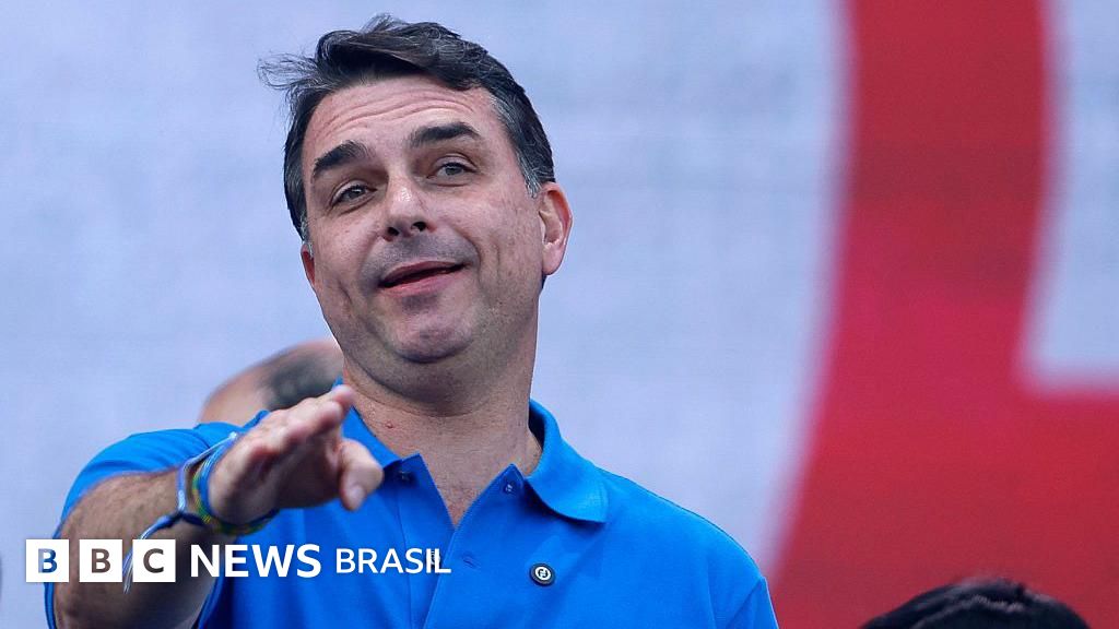 Com sucessão de crises, Flávio Bolsonaro está isolado?