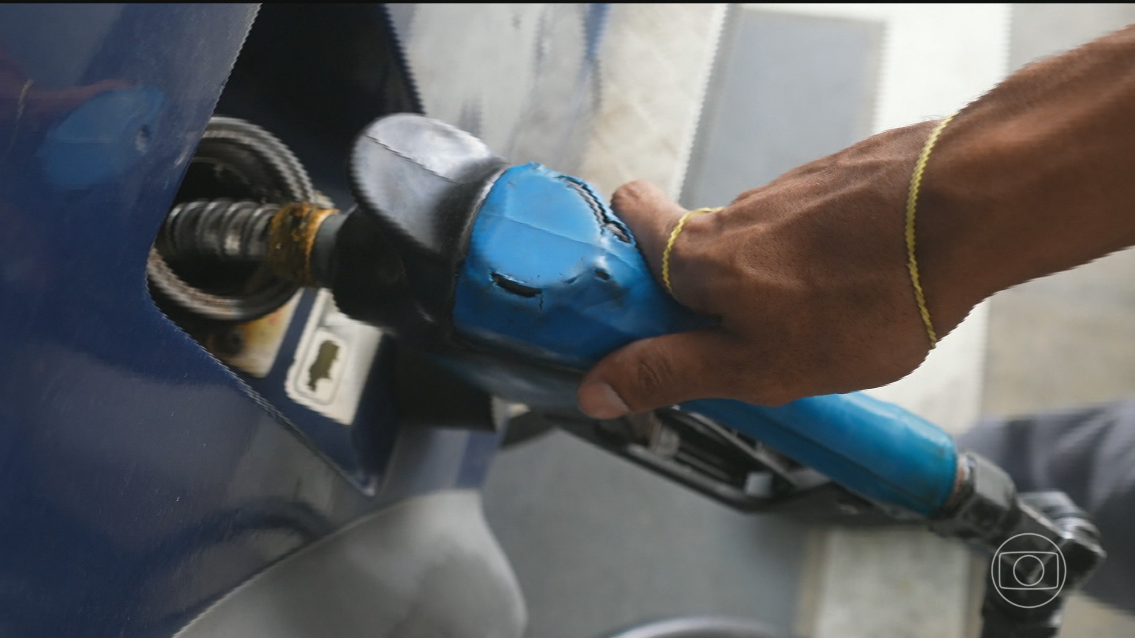 Subsídio da gasolina é prorrogado por 30 dias pelo governo