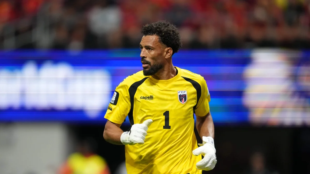 Vozinha, sensação da Copa, é anunciado pelo Colo-Colo, do Chile